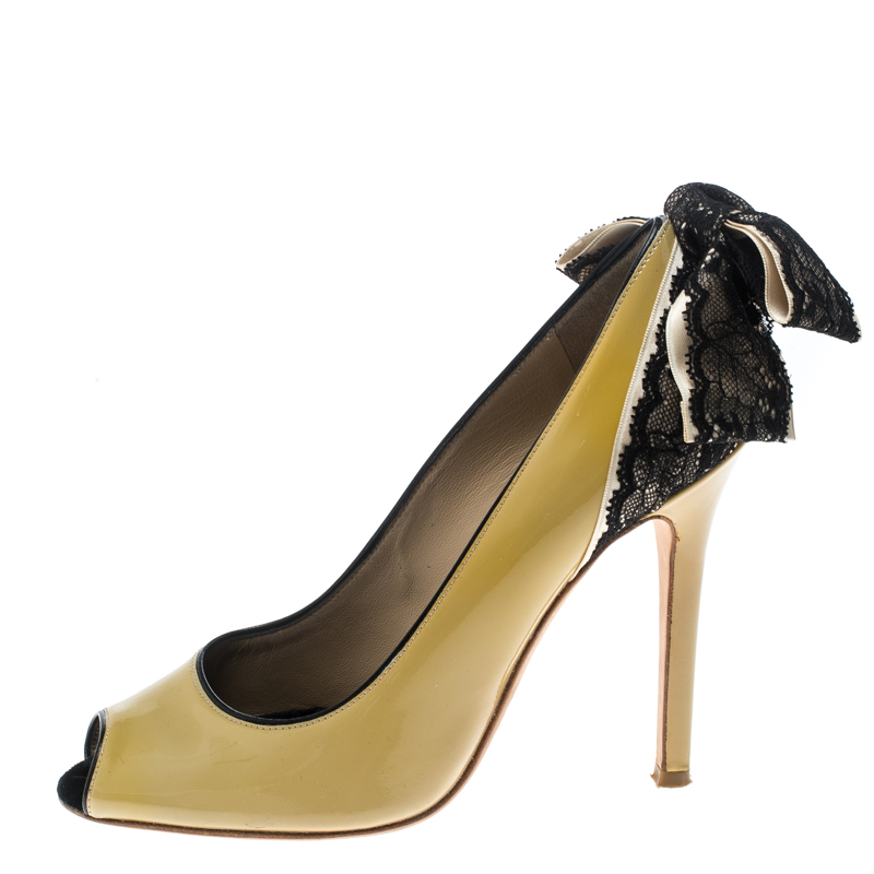 

Dolce and Gabbana Beige Patent Leather Lace Bow Detail Peep Toe Pumps Size