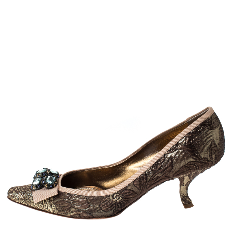 

Dolce & Gabbana Metallic Embossed Textured Fabric Crystal Embellished Bow Curved Heels Pumps Size