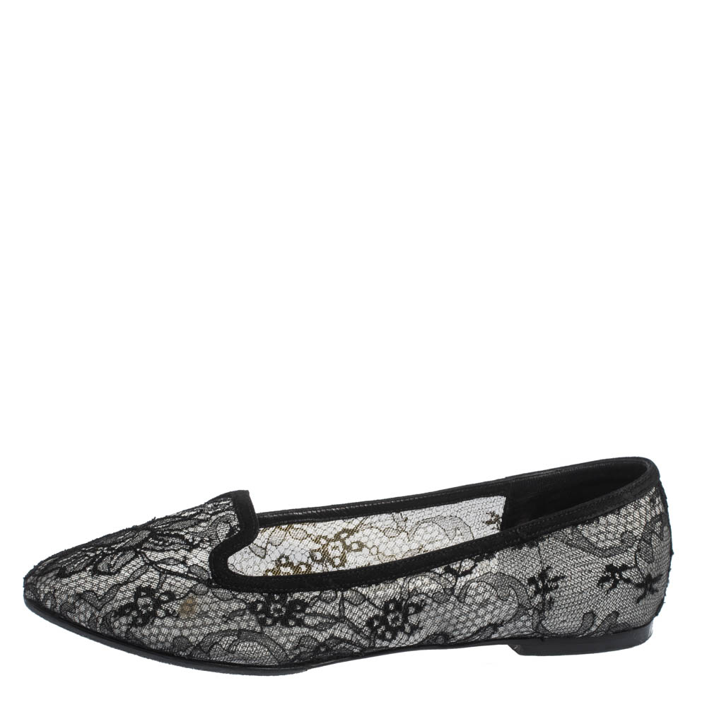 

Dolce & Gabbana Black Lace And Suede Trim Ballet Flats Size