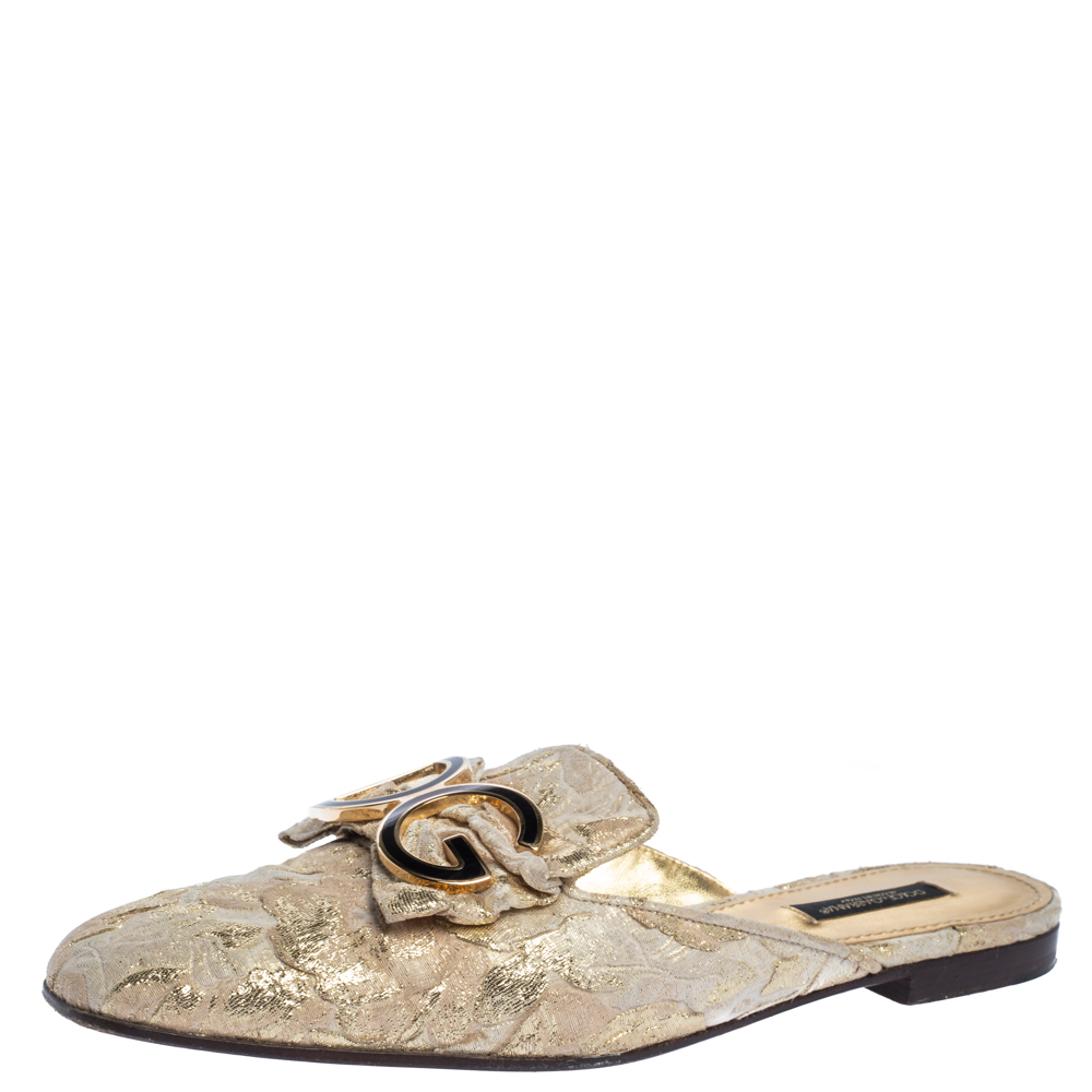Click to view more detailed imagery on our partner's website Pre-owned Dolce & Gabbana Gold Brocade Fabric Logo Slide Mules Size 39