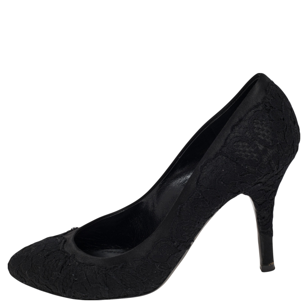 

Dolce & Gabbana Black Black Satin And Floral Lace Pointed Toe Pumps Size