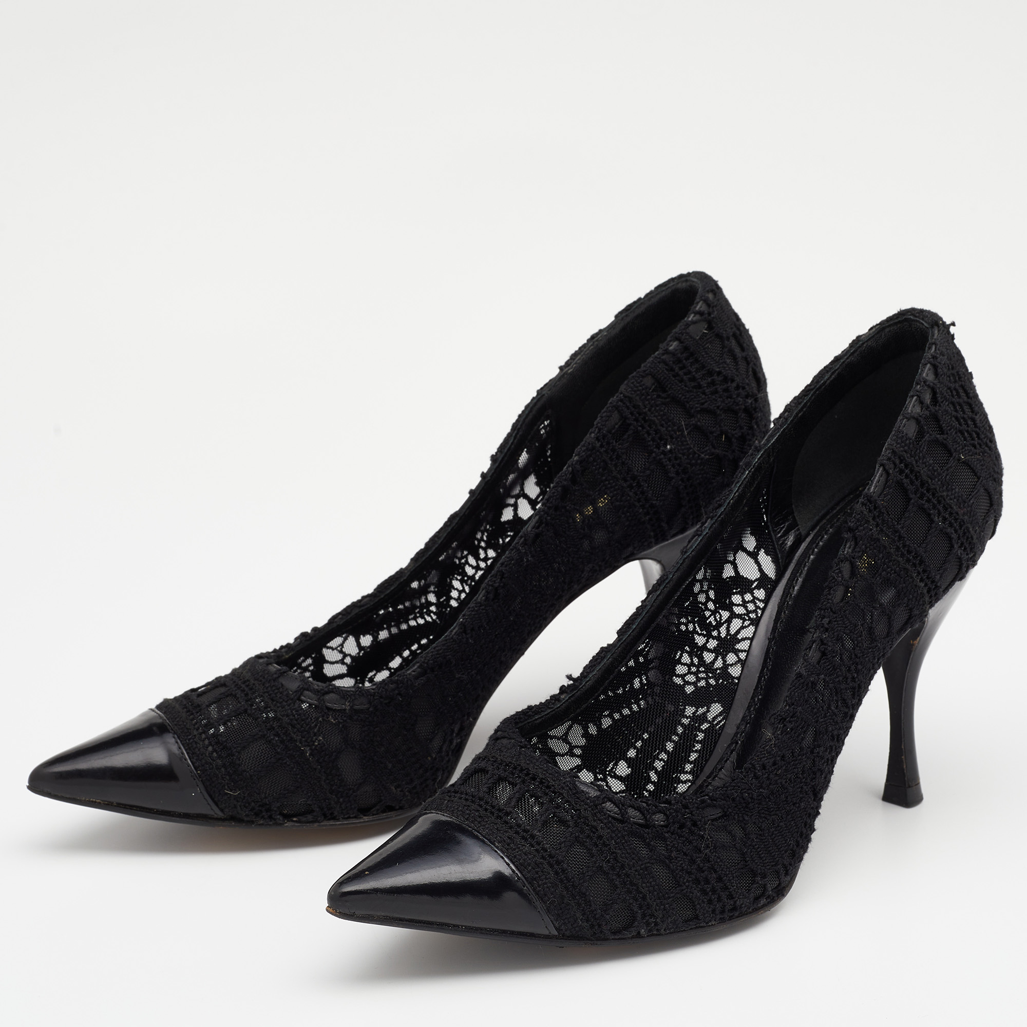 

Dolce & Gabbana Black Crochet And Leather Pointed Cap Toe Pumps Size