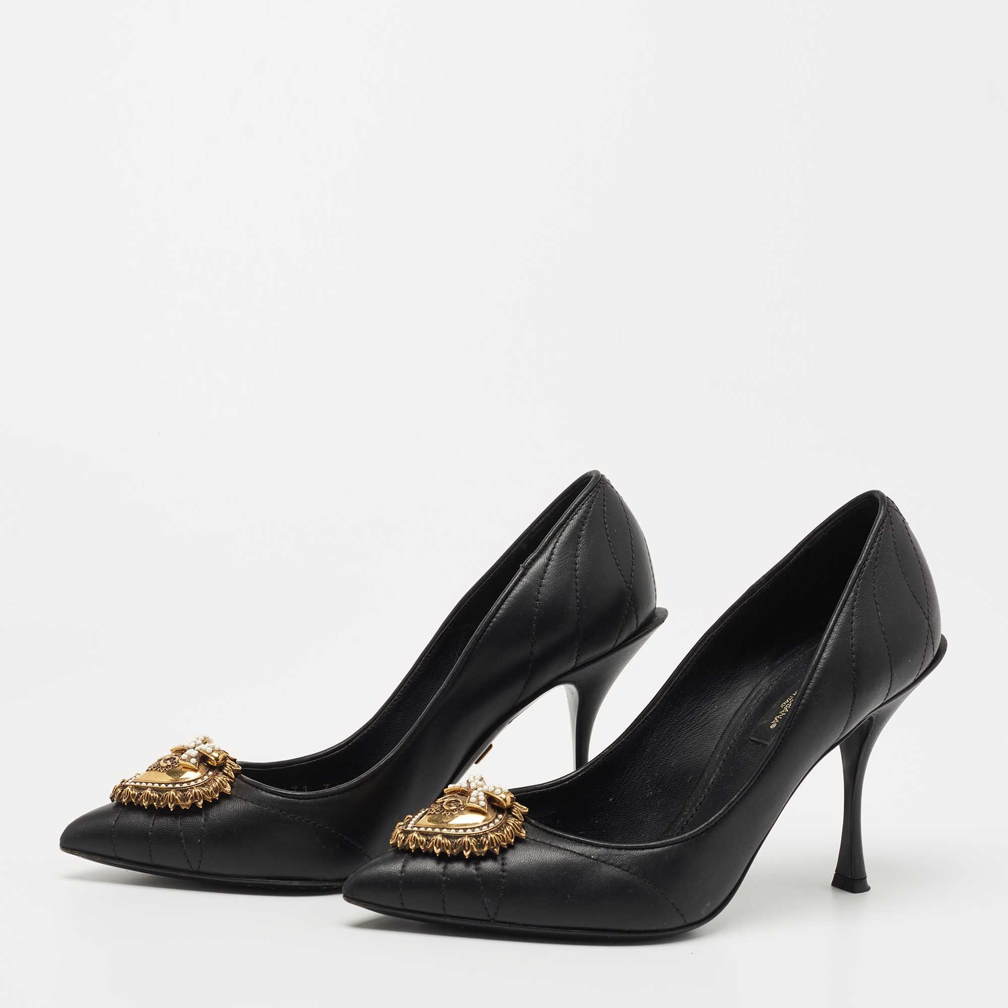 

Dolce & Gabbana Black Leather Embellished Pumps Size