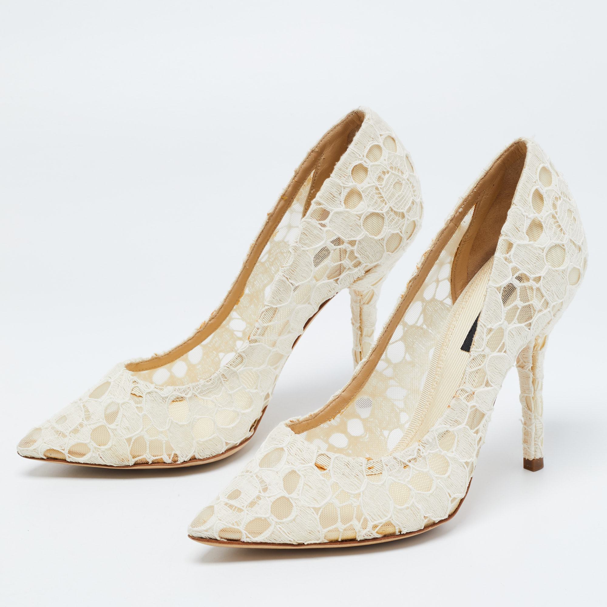 

Dolce & Gabbana White Lace and Mesh Pointed Toe Pumps Size