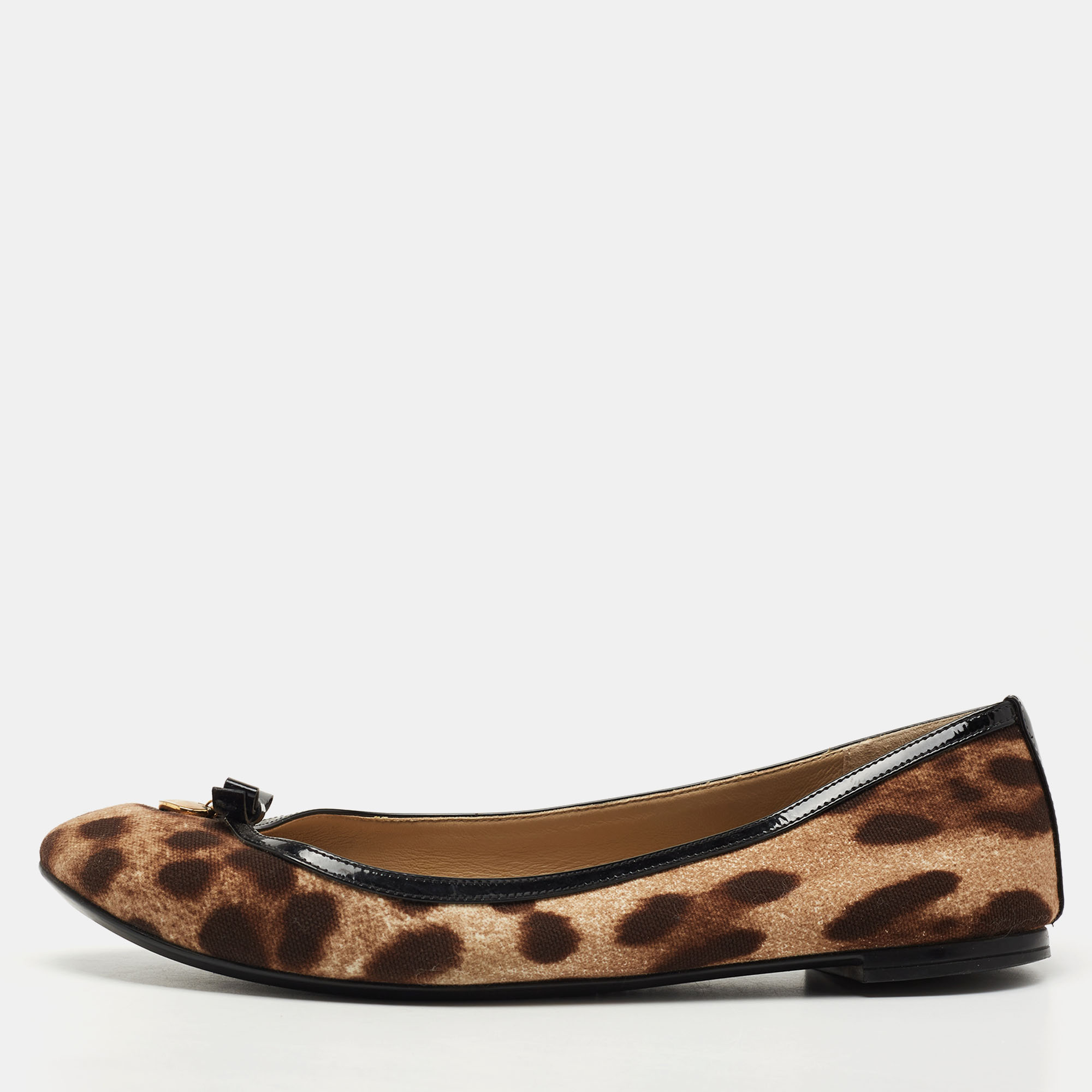 مملوكة مسبقًا Dolce & Gabbana Brown/Black Leopard Print Coated Canvas and Patent Ballet Flats Size 40