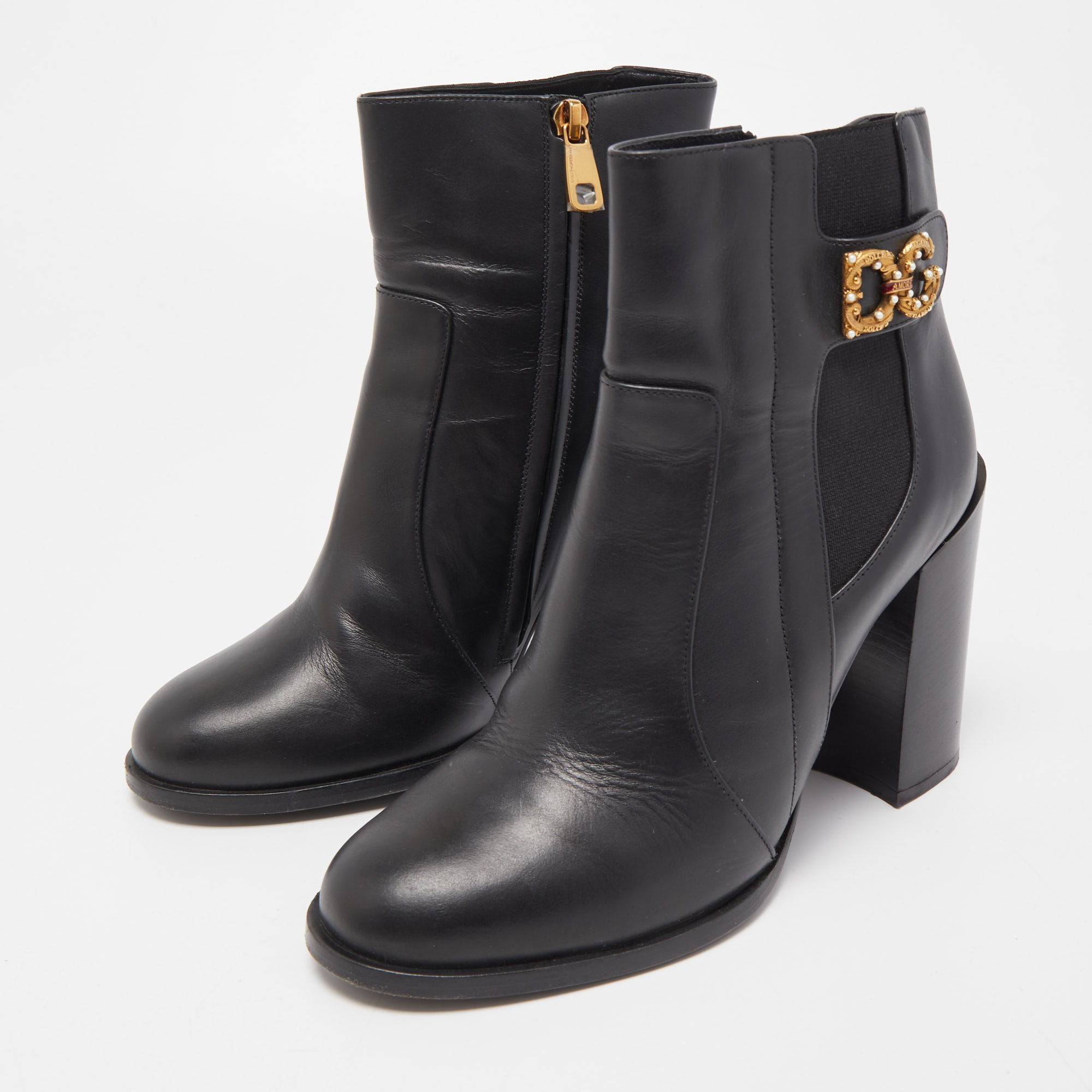 

Dolce & Gabbana Black Leather Ankle Boots Size