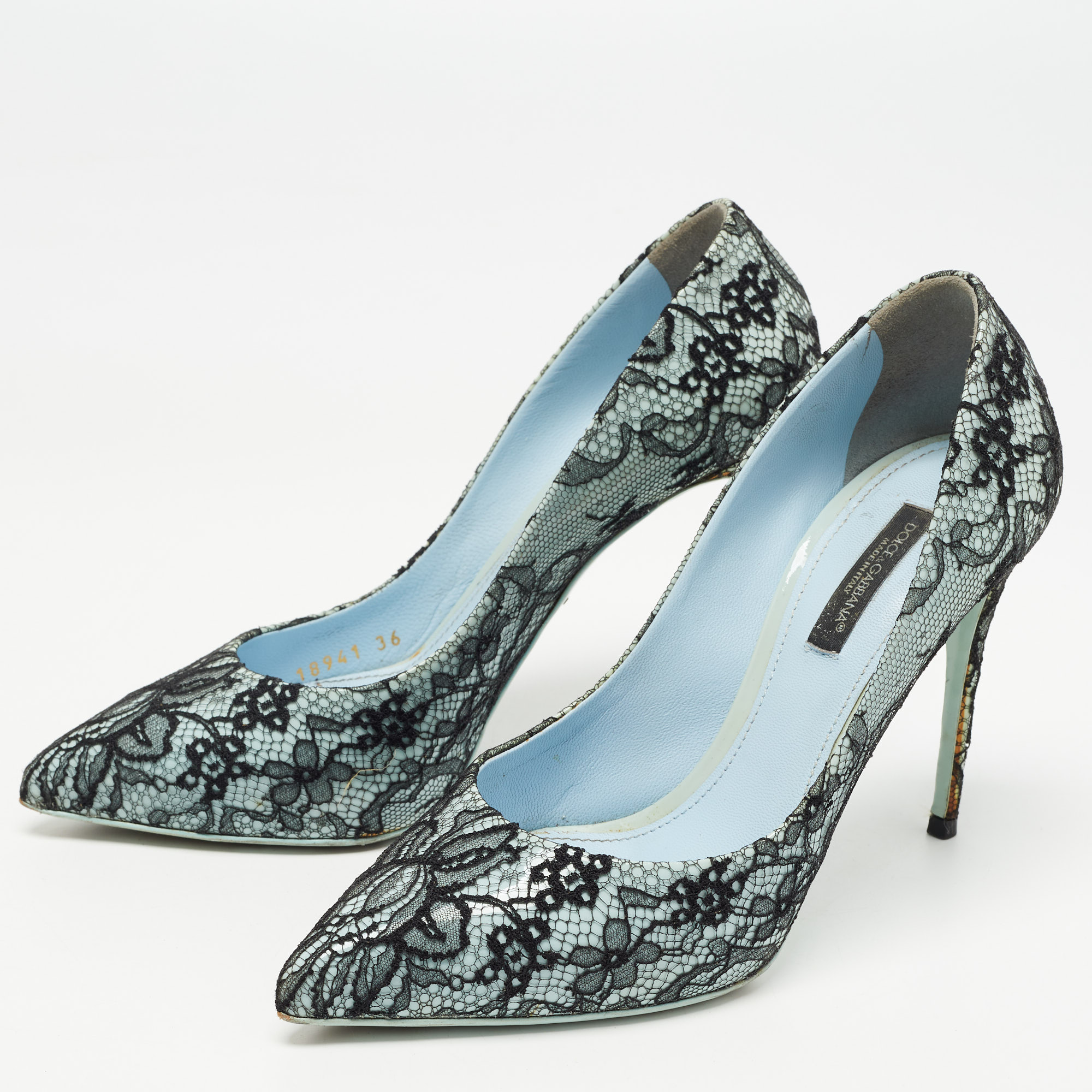 

Dolce & Gabbana Black/Blue Patent and Lace Pointed Toe Pumps Size