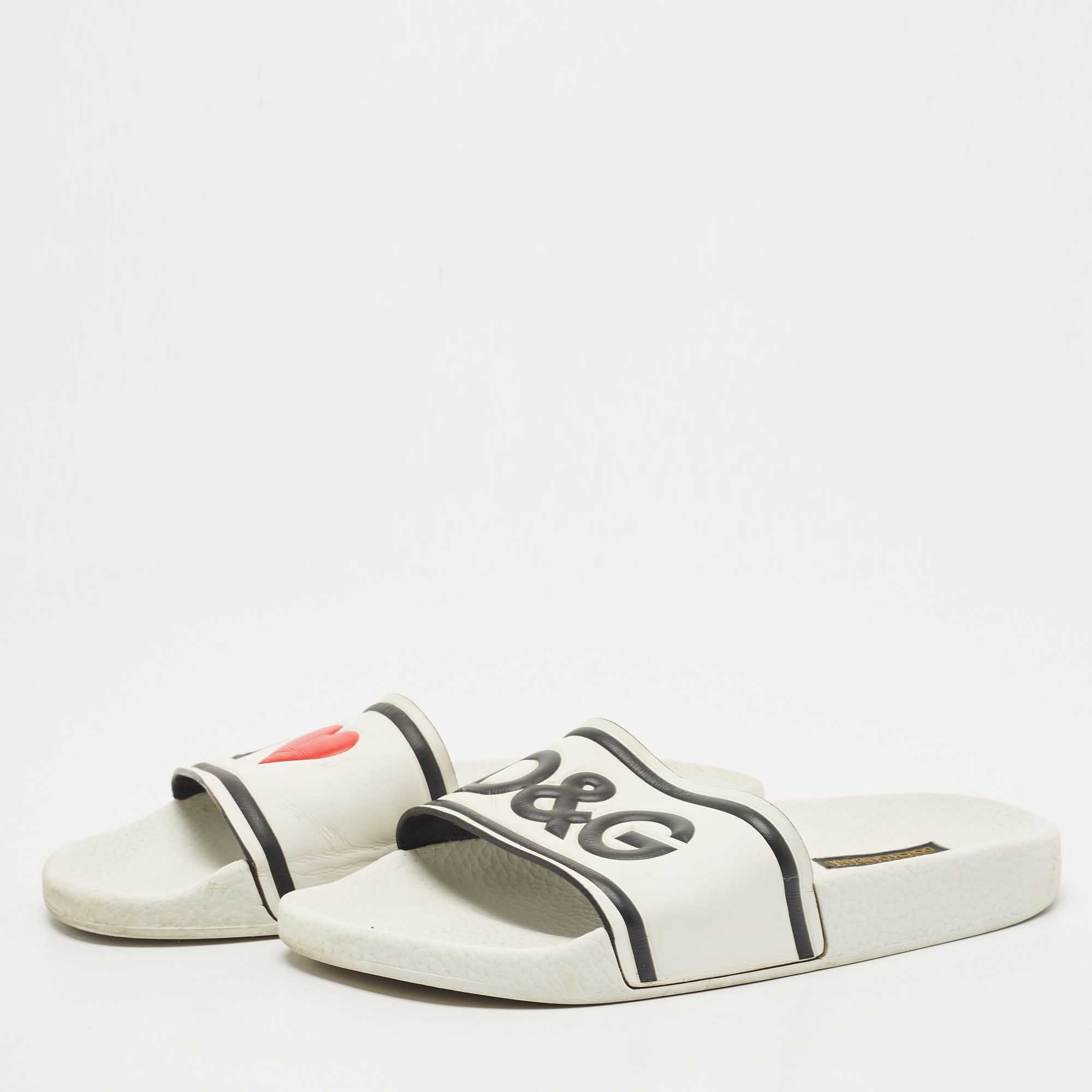 

Dolce & Gabbana White Rubber Flat Slides Size