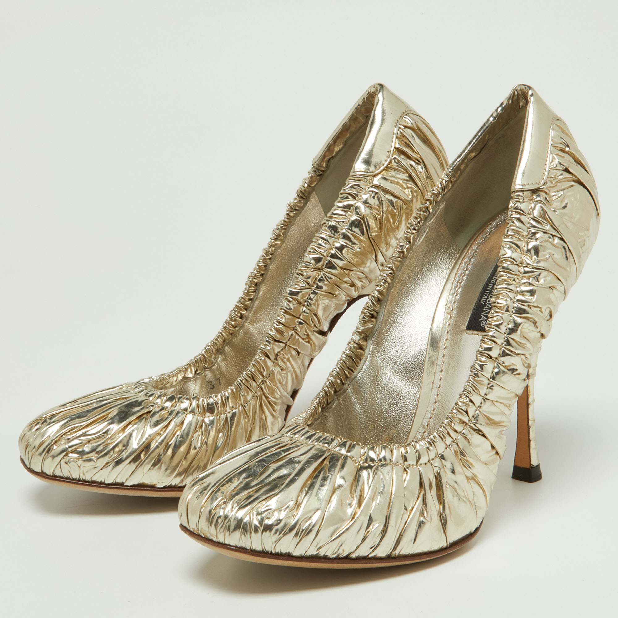 

Dolce & Gabbana Gold Pleated Leather Pumps Size