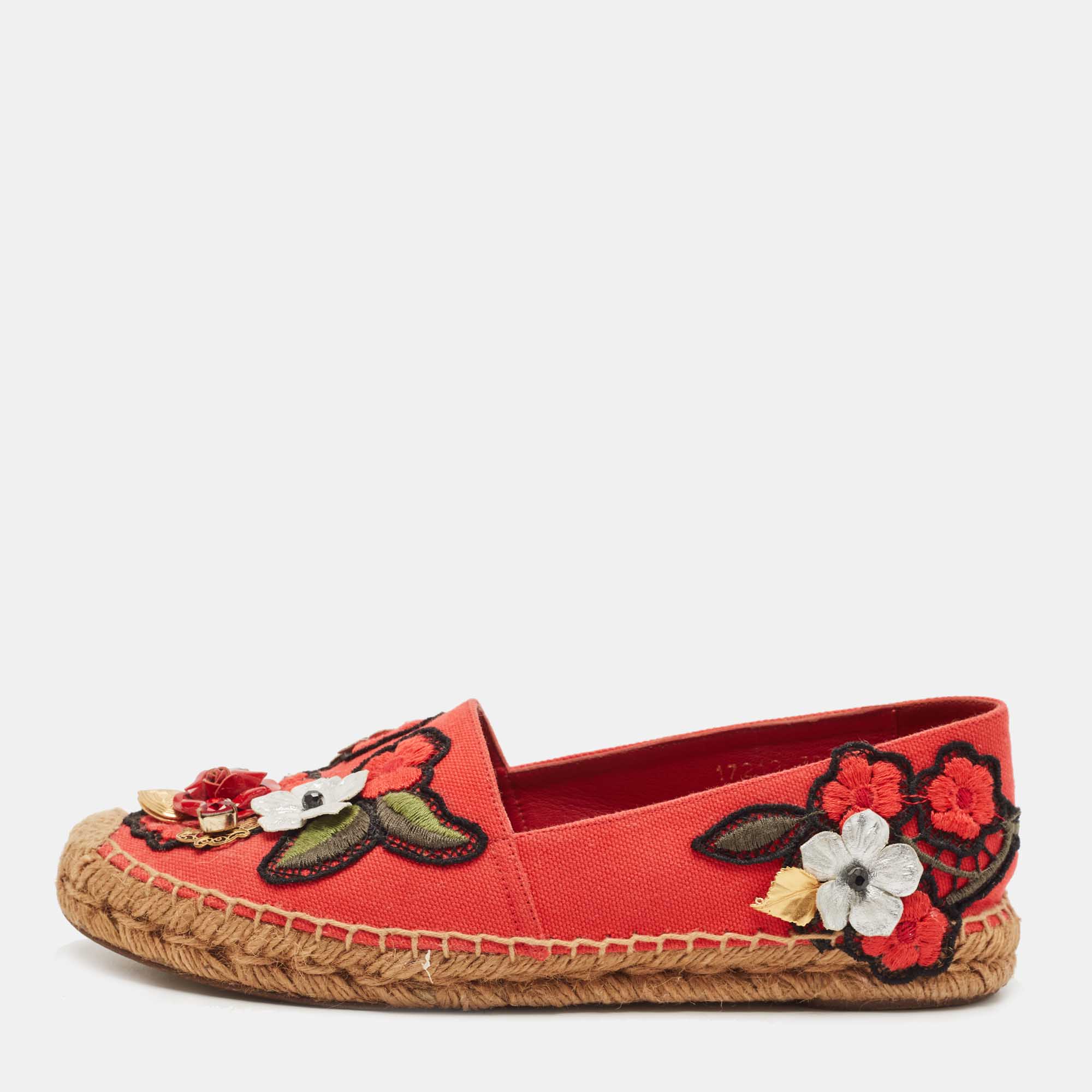 Pre-owned Dolce & Gabbana Red Canvas Locket Flower Jewel Embroidered Espadrilles Flats Size 37