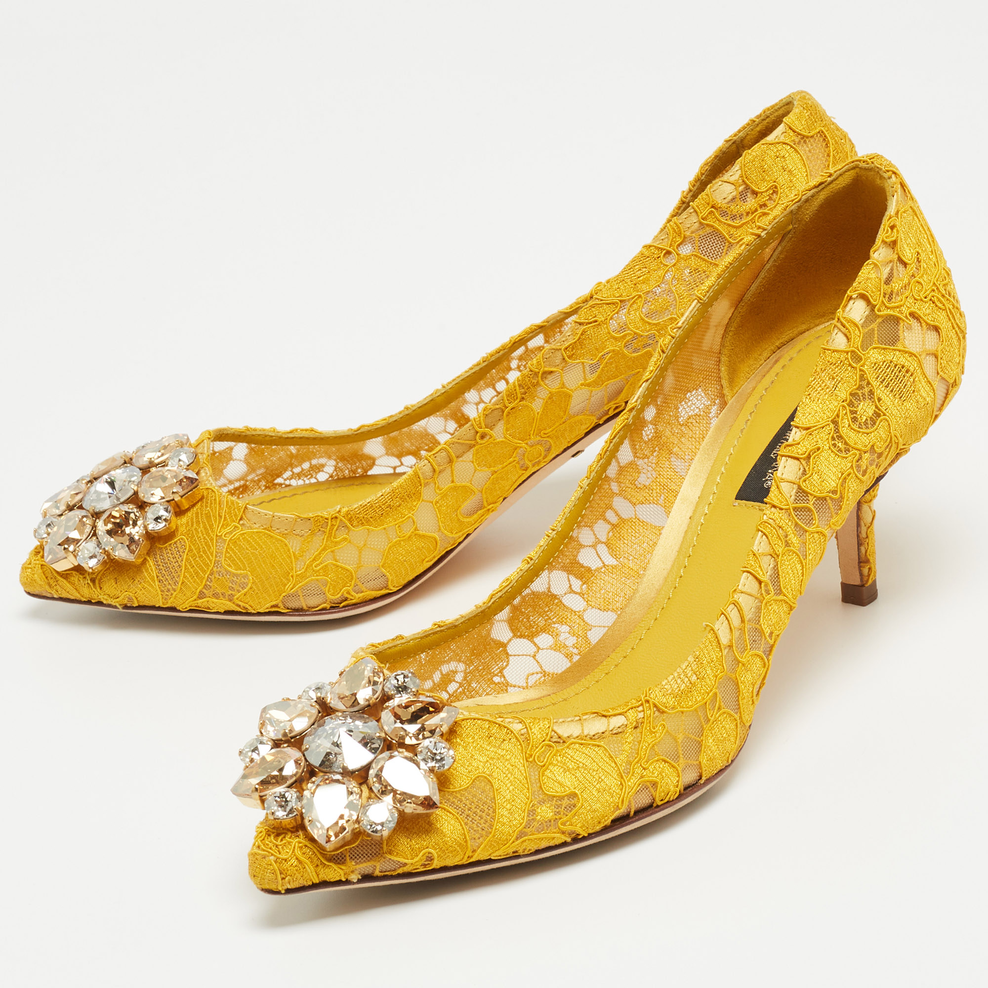 

Dolce & Gabbana Yellow Lace Bellucci Pumps Size