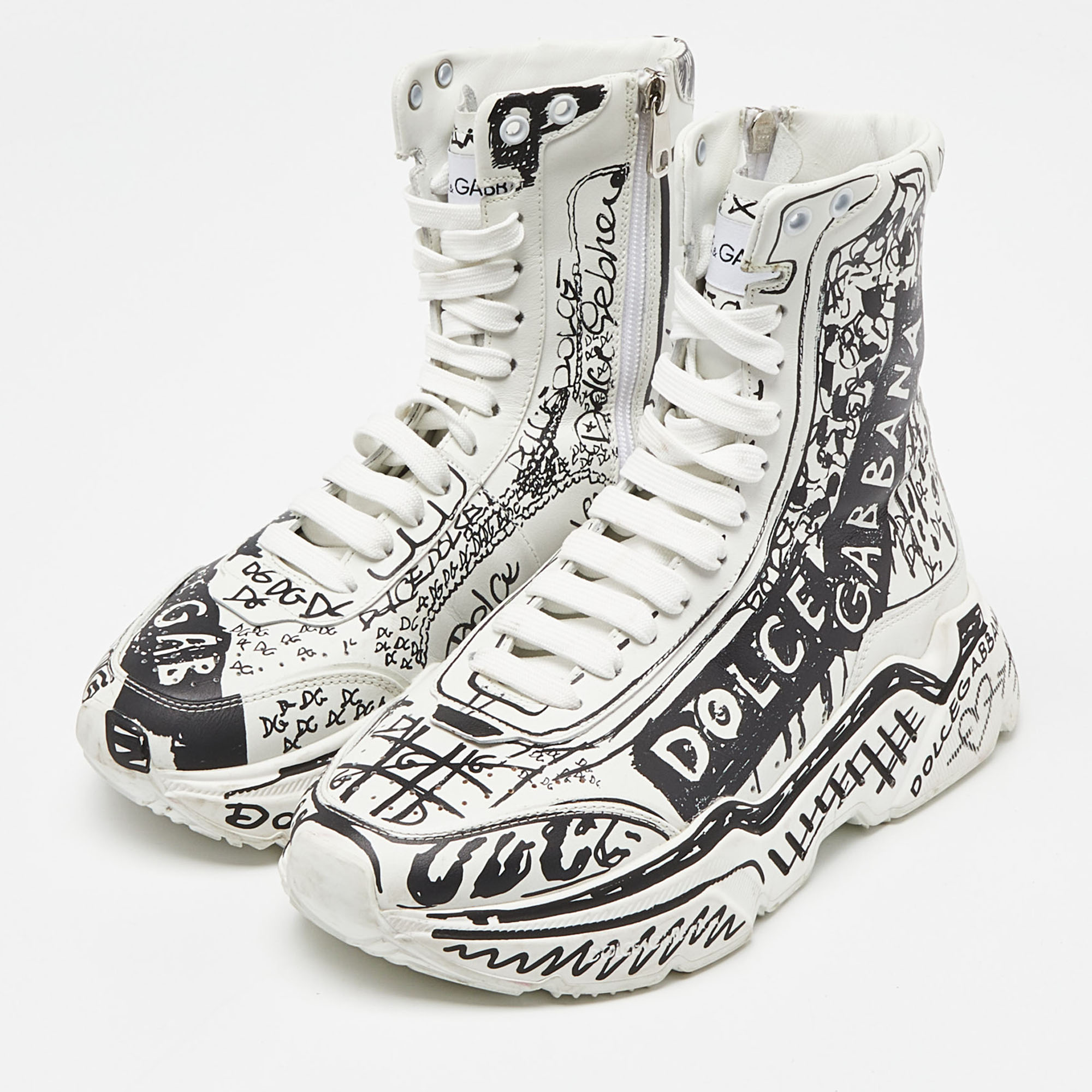 

Dolce & Gabbana White/Black Graffiti Print Leather Daymaster Sneakers Size