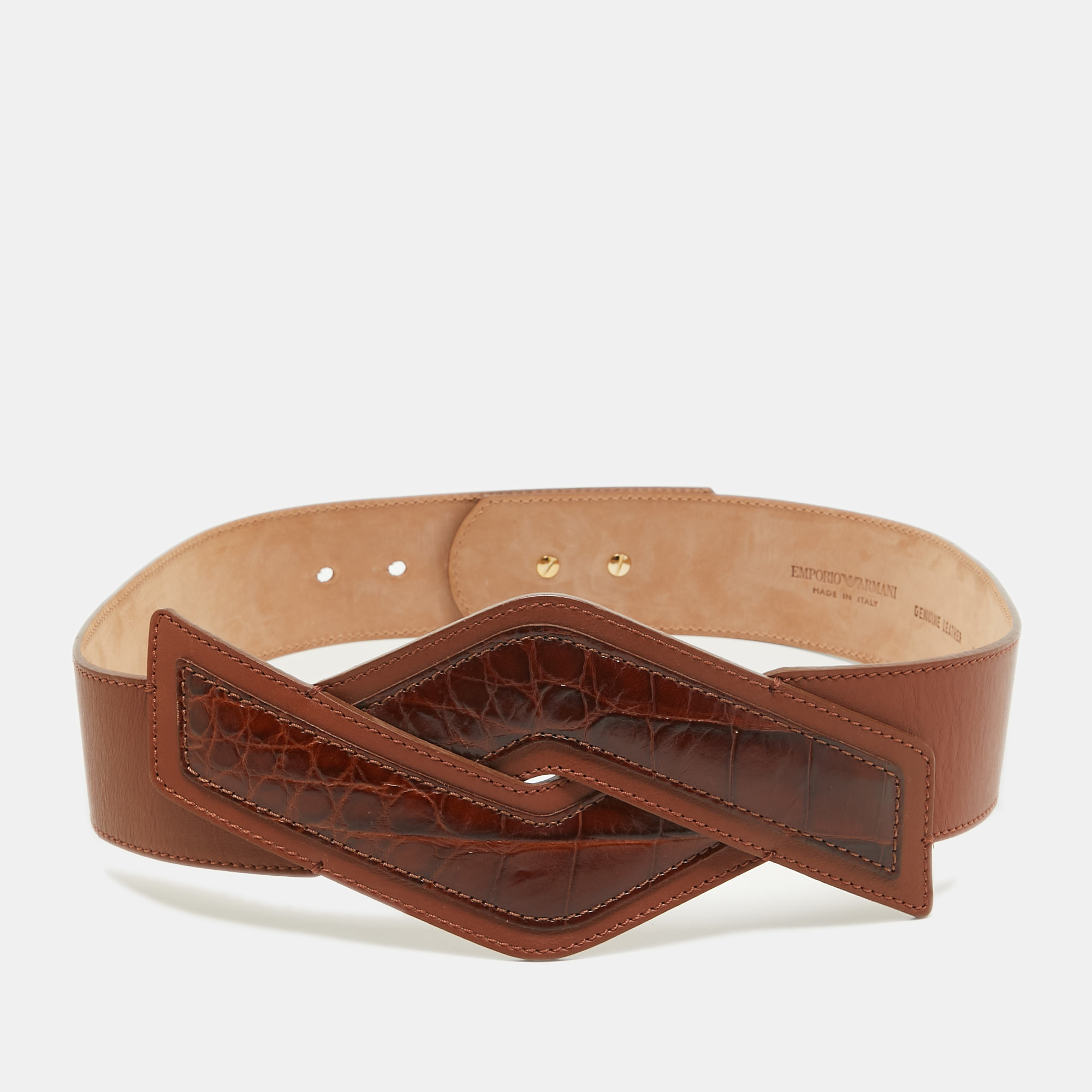 Light up your belt collection by adding this belt from Emporio Armani. It is created using croc embossed leather and this belt is a great accessory to own.