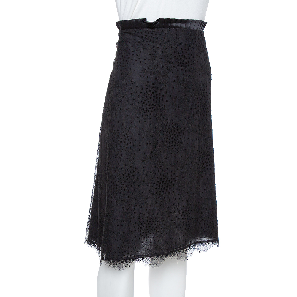 

Emporio Armani Black Pleated Waist Detail & Floral Lace Short Skirt