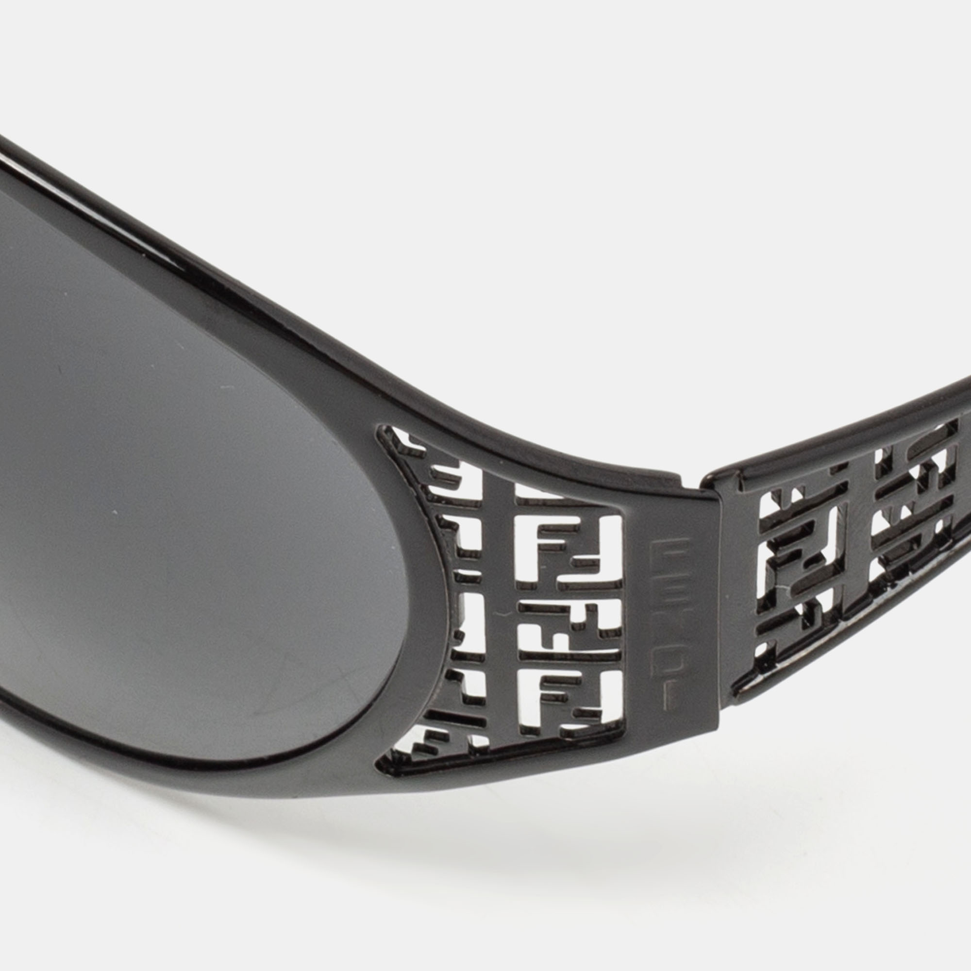 

Fendi Black FS361 Round Oversized Sunglasses