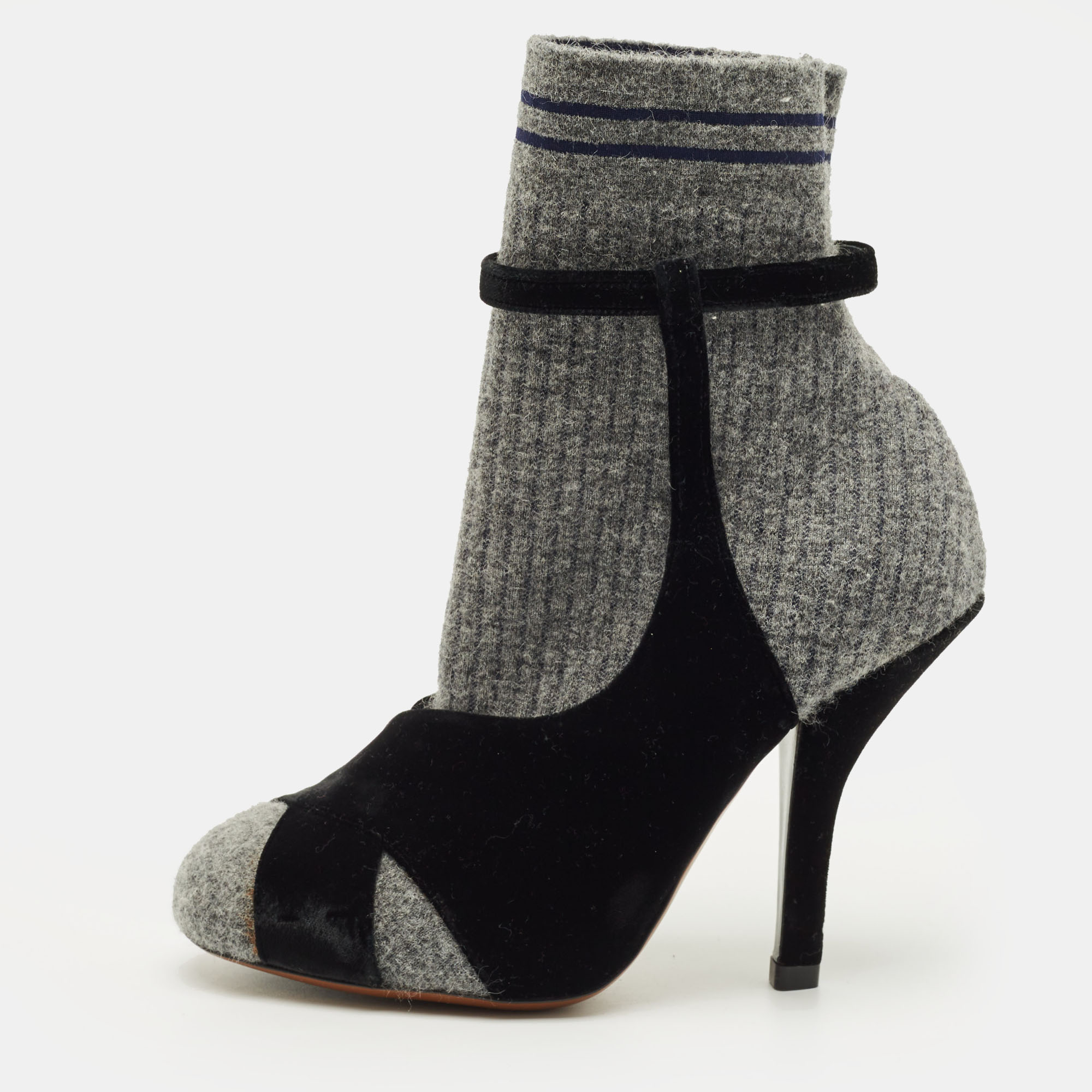 Click to view more detailed imagery on our partner's website Pre-owned Fendi Size 36 Grey/black Tweed And Velvet Sucks Boots In Gray