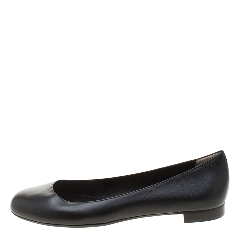 

Fendi Black Leather Ballet Flats Size
