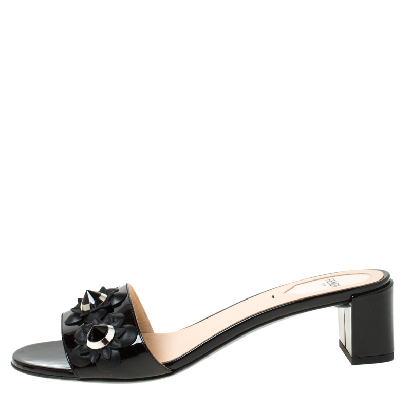 

Fendi Black Floral Appliquè Patent Leather Slide Mules Size