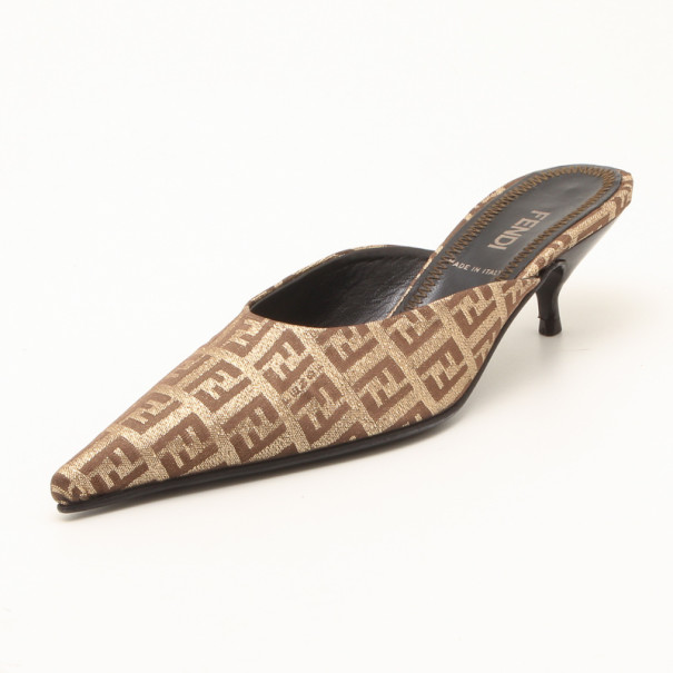 مملوكة مسبقًا Fendi Brown Zuchino Pointed Toe Small Heel Slides Size 35