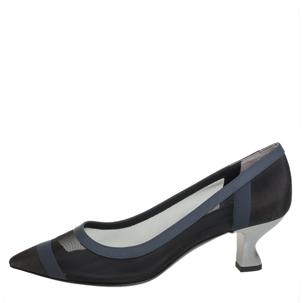 

Fendi Black Mesh And Leather Colibri Pumps Size