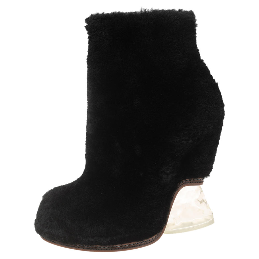 

Fendi Black Fur Zipper Ankle Boots Size