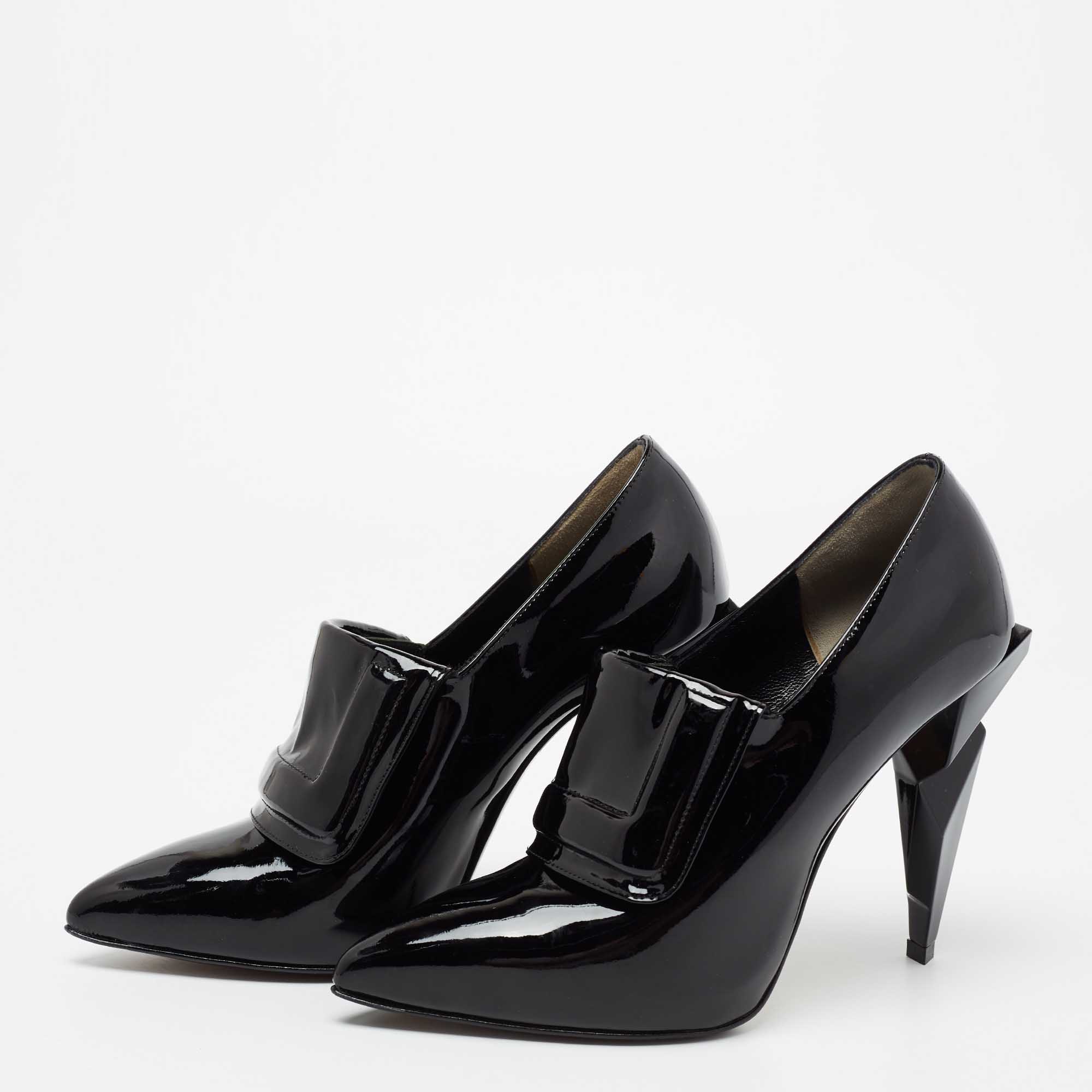 

Fendi Black Patent Leather Diamond Heel Pointed Toe Ankle Booties Size