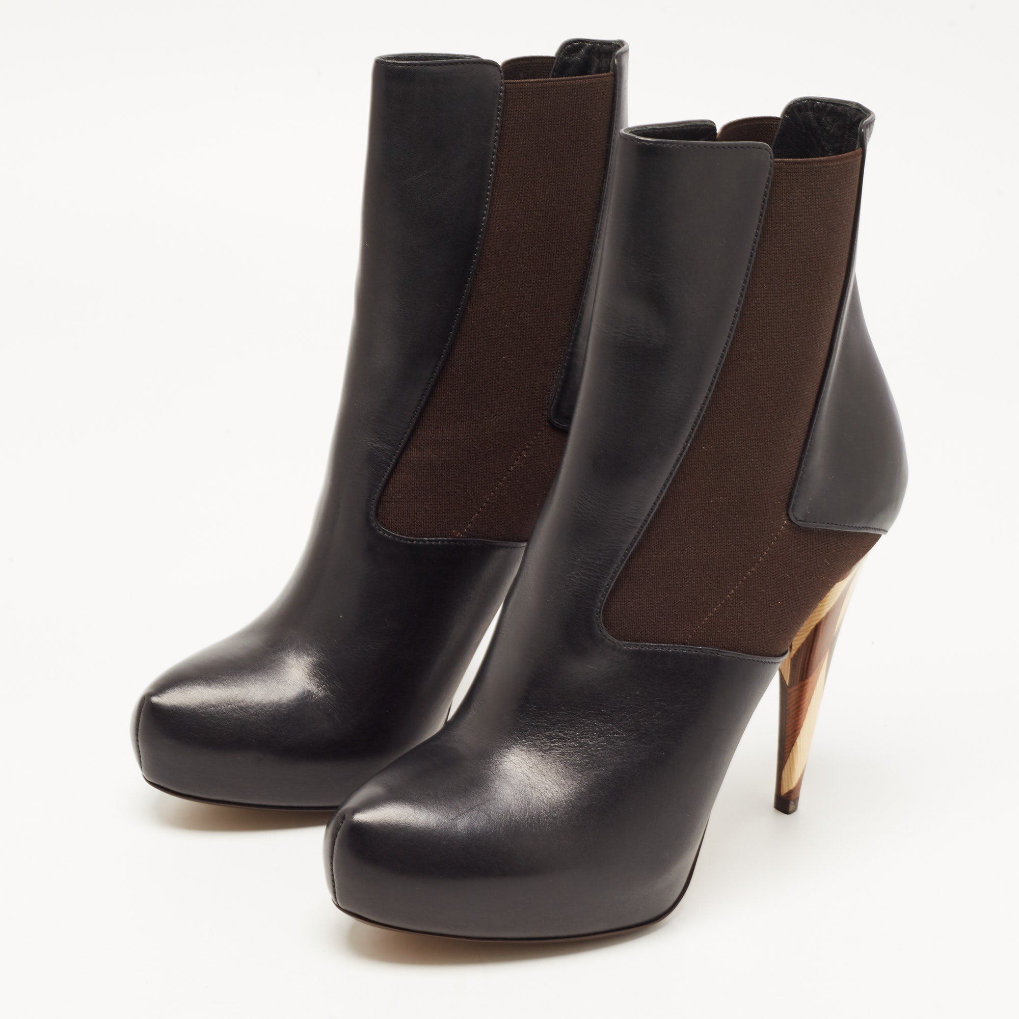 

Fendi Black Leather Platform Ankle Booties Size