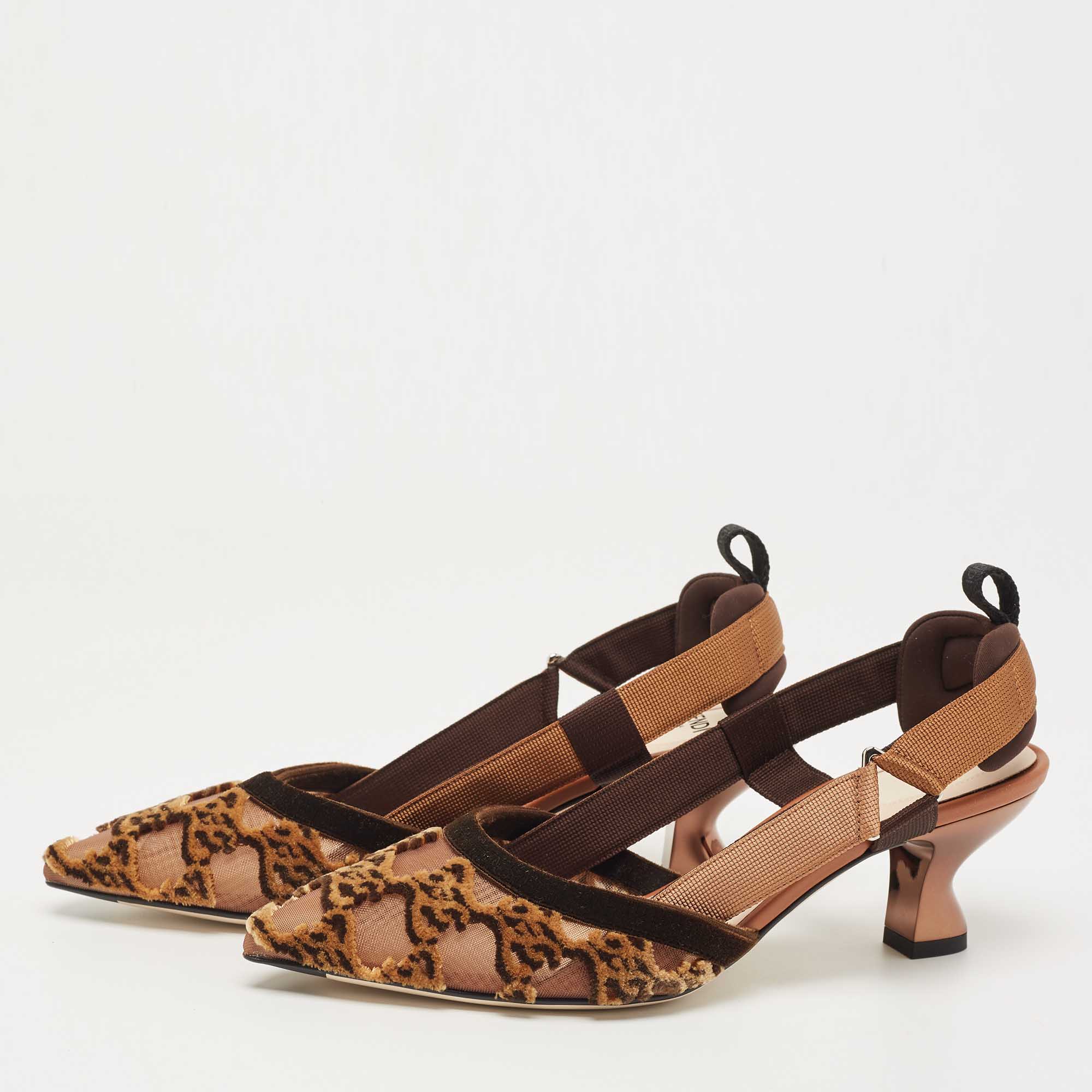 

Fendi Brown Velvet and Mesh Colibri Pumps Size
