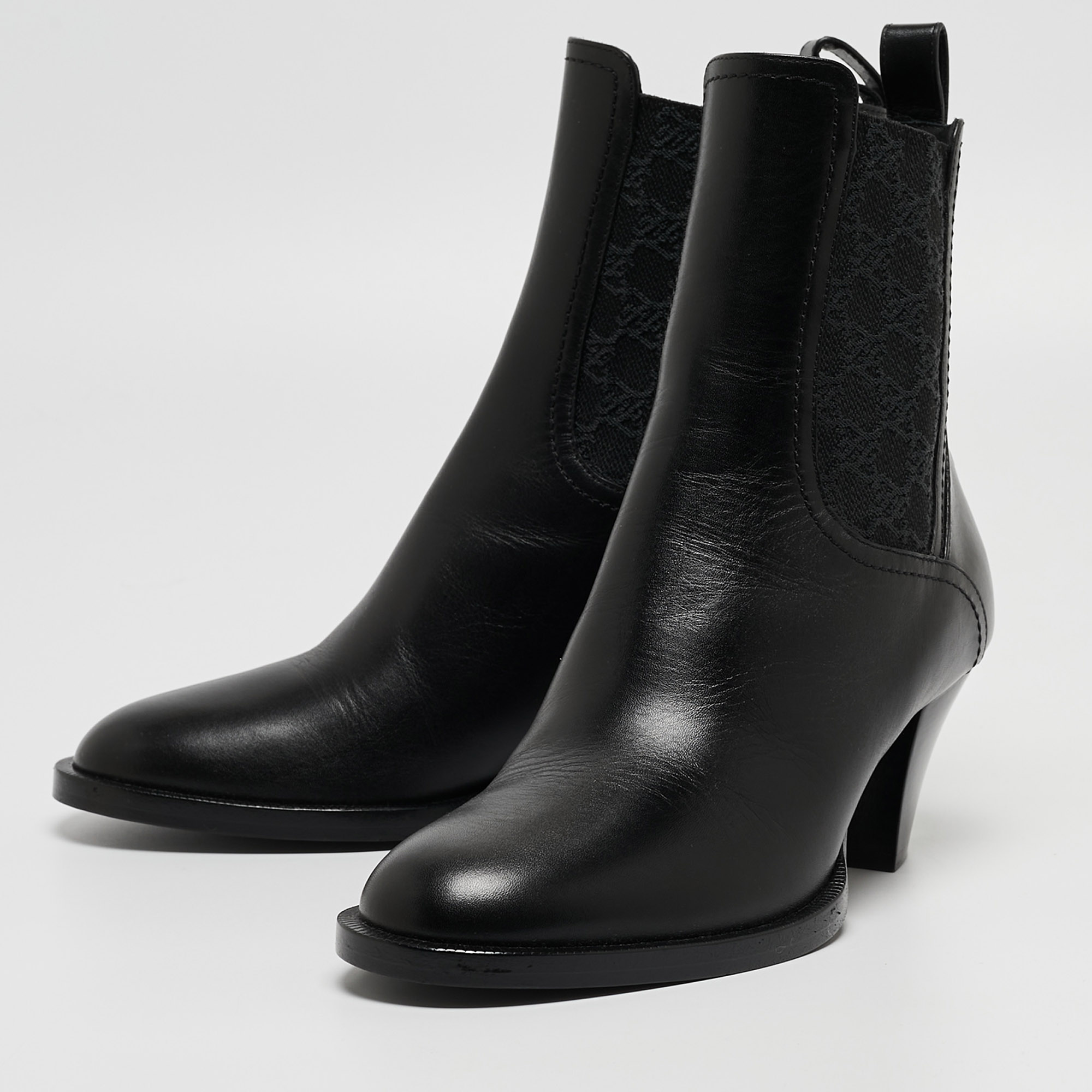 

Fendi Black Leather and Canvas Ankle Boots Size