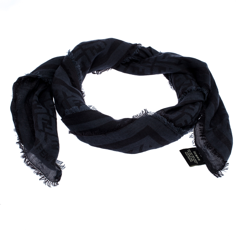 مملوكة مسبقًا وشاح فندي شراشيب خليط قطن نمط زوكا رصاصي حجري