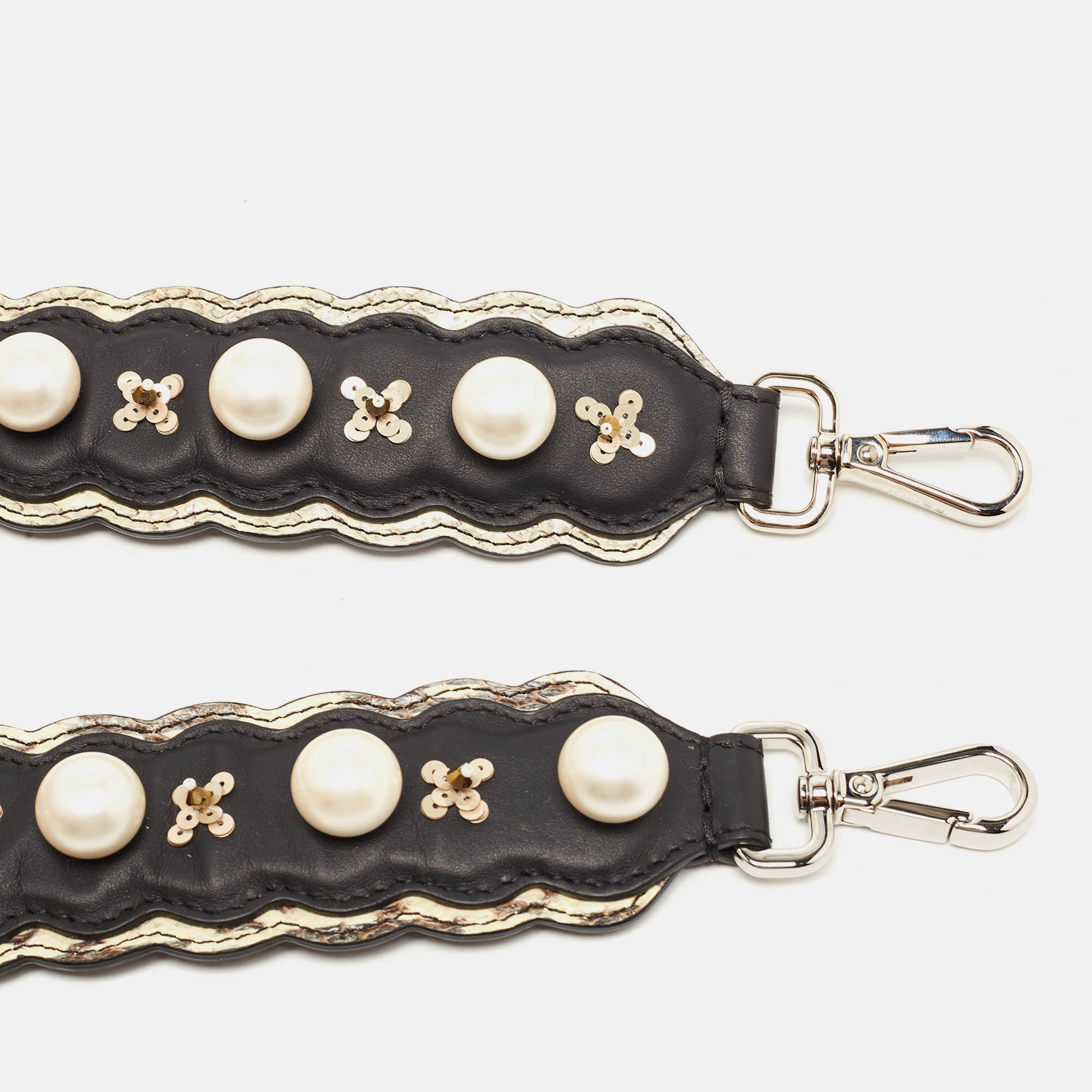

Fendi Black/Cream Leather and Watersnake Pearl Embellished Shoulder Bag Strap
