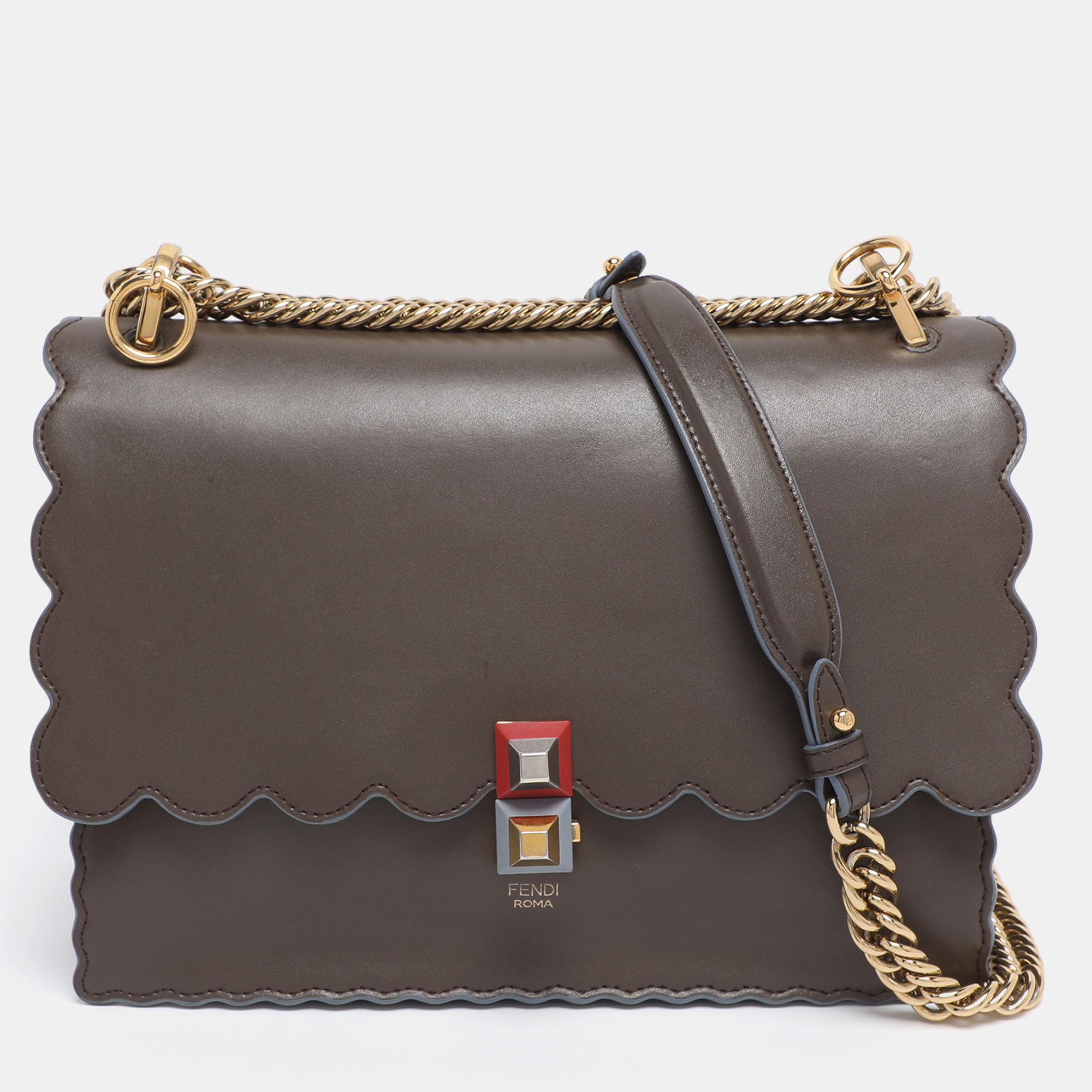 

Fendi Etoupe Leather Medium Scalloped Kan I Shoulder Bag, Beige