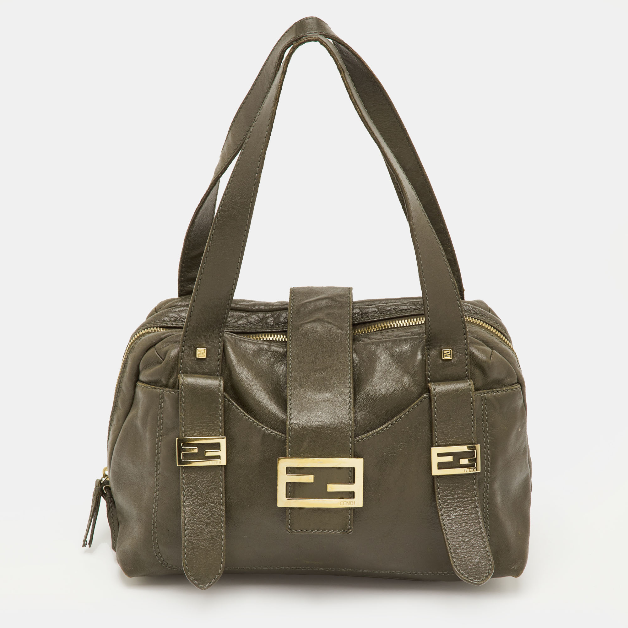 Click to view more detailed imagery on our partner's website Pre-owned Fendi Olive Green Leather Zip Satchel