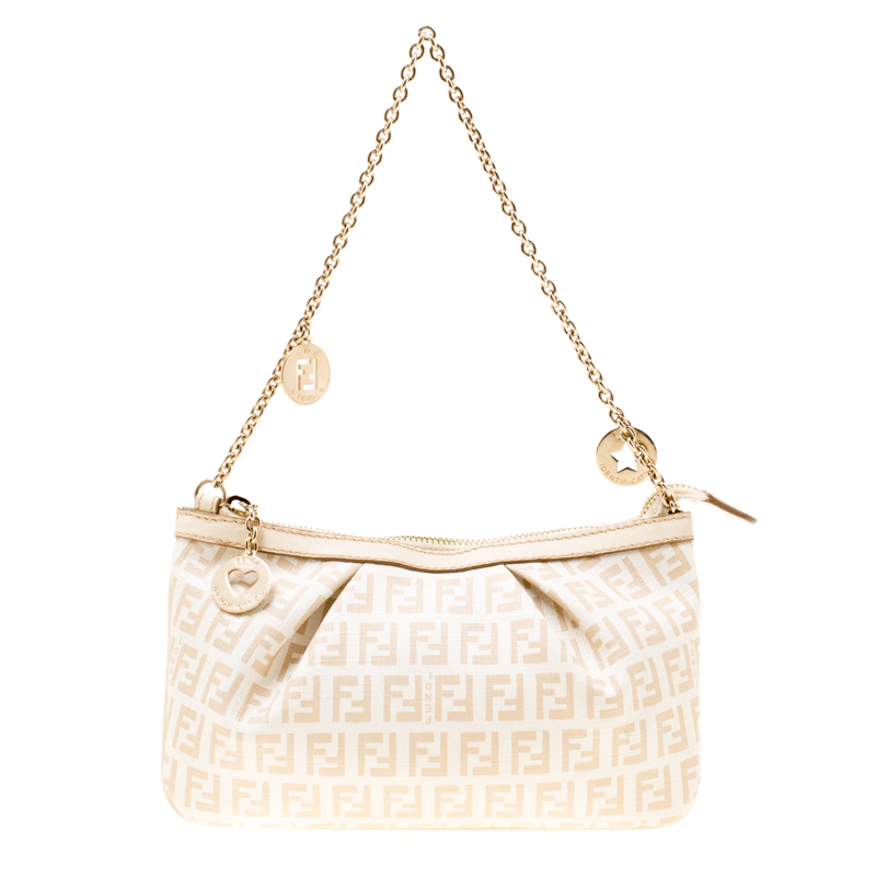 Pre Owned حقيبة كتف فندي باغيت بسلسلة كانفاس مقوى بنقوش زوكينو بيج / بيضاء