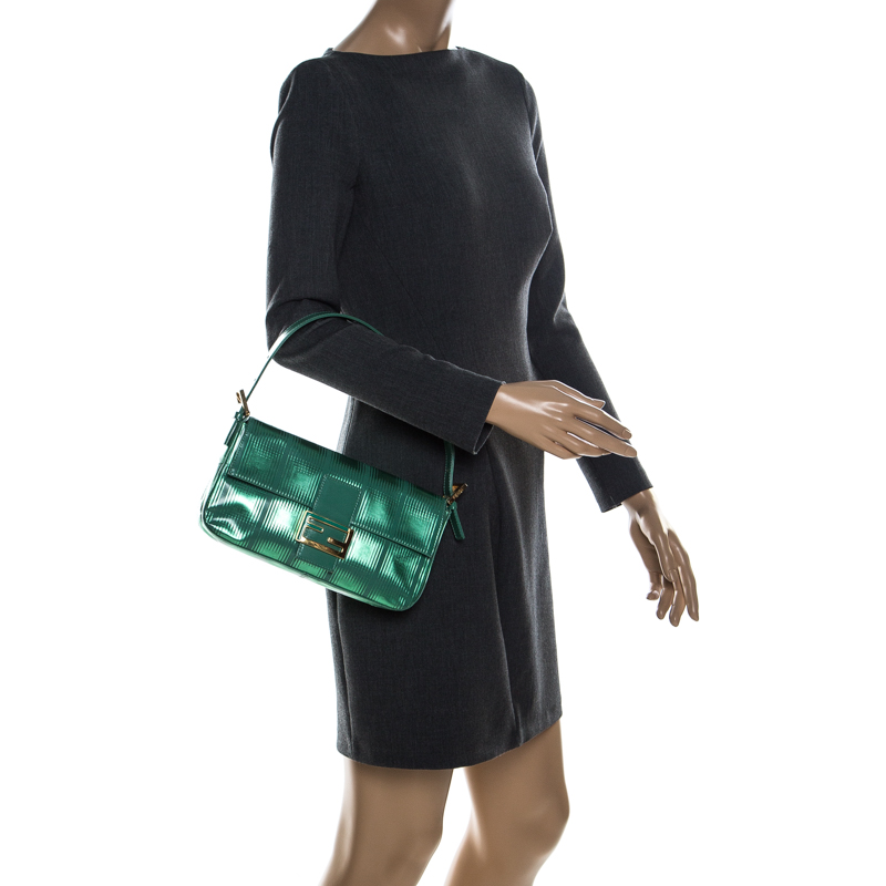 

Fendi Green Textured Leather Baguette Shoulder Bag