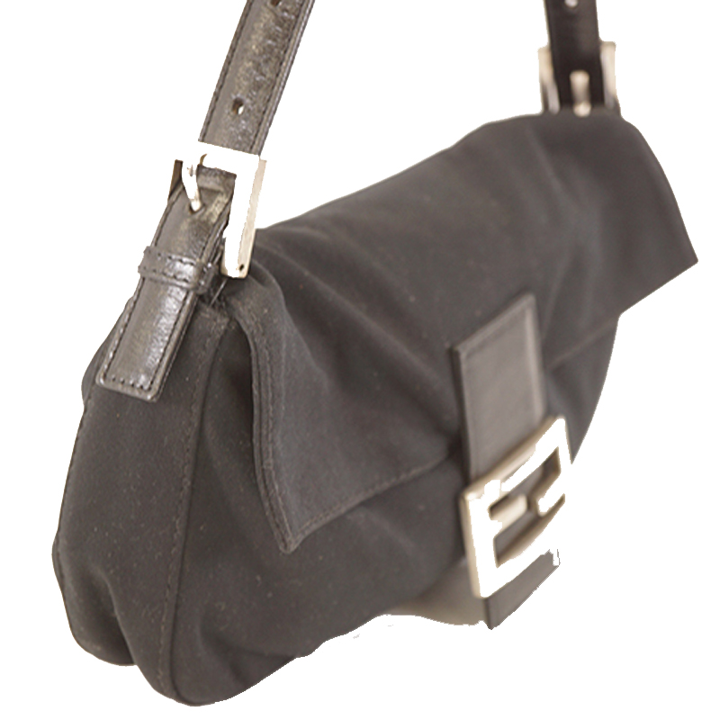 

Fendi Black Nylon Mamma Shoulder Bag