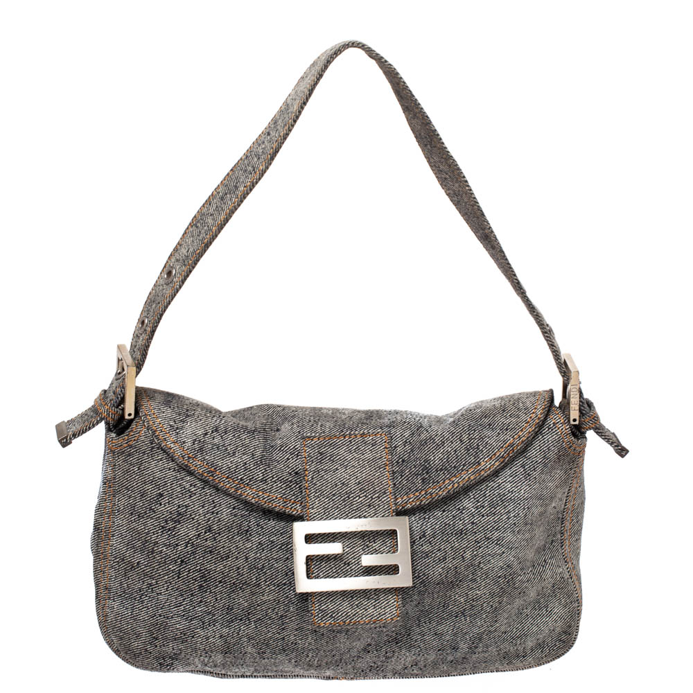 مملوكة مسبقًا حقيبة كتف فندي باغويت دنيم رصاصي