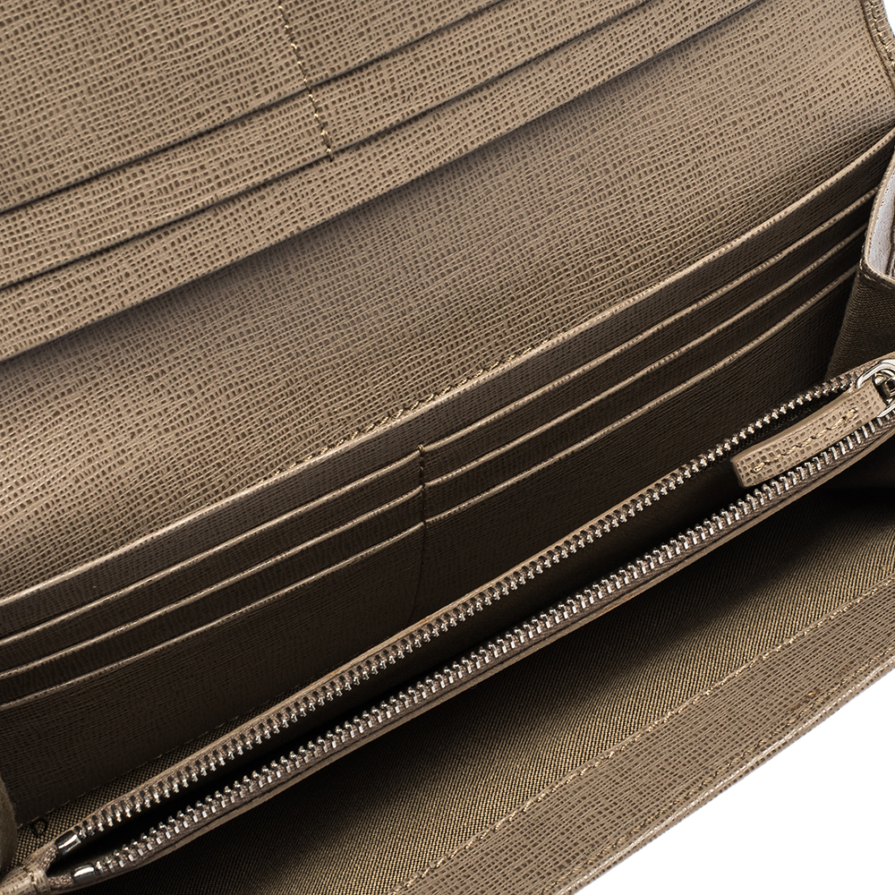 

Fendi Beige Leather Flap Continental Wallet