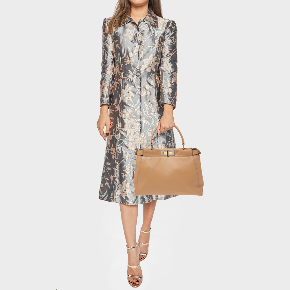 

Fendi Beige Leather Medium Peekaboo Top Handle Bag
