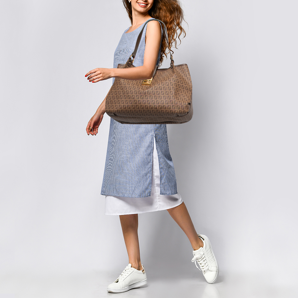 

Fendi Beige/Brown Zucchino Coated Canvas and Leather Chiusura Tote