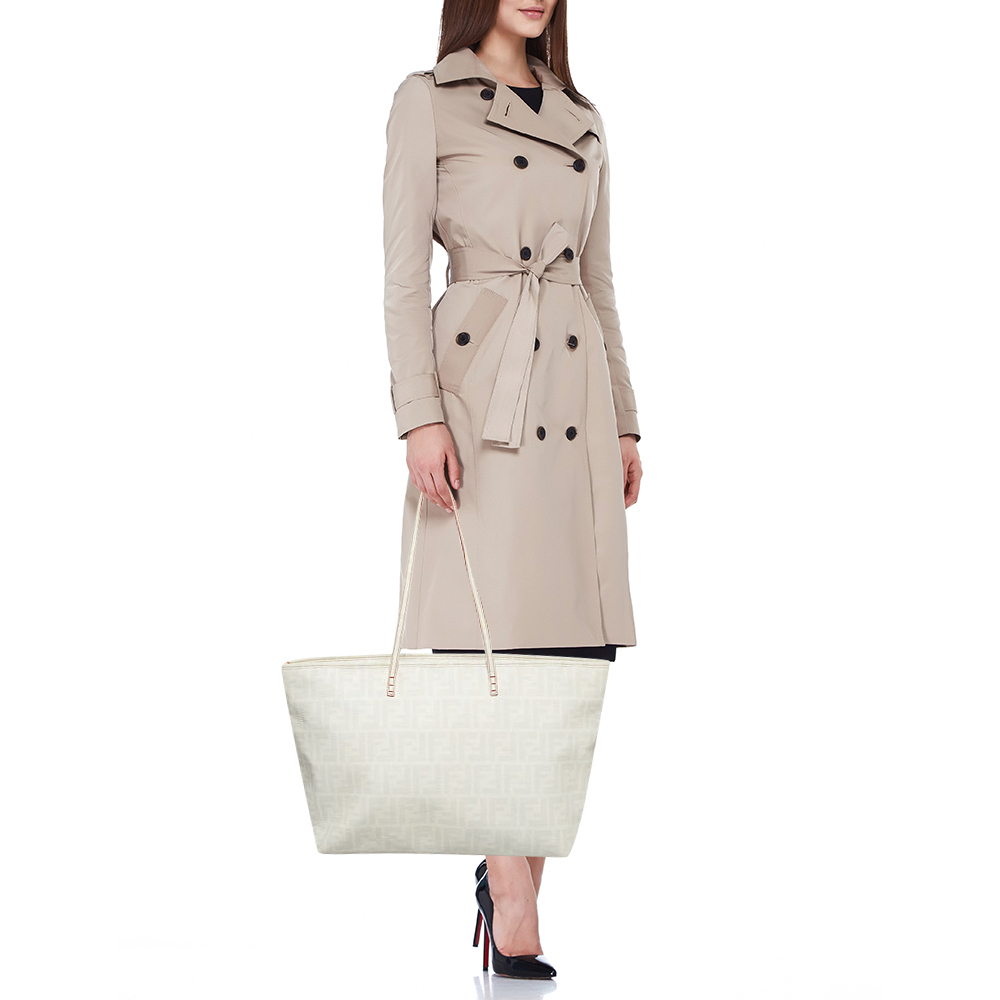 

Fendi White/Grey Zucca Coated Canvas and Leather Large Roll Tote