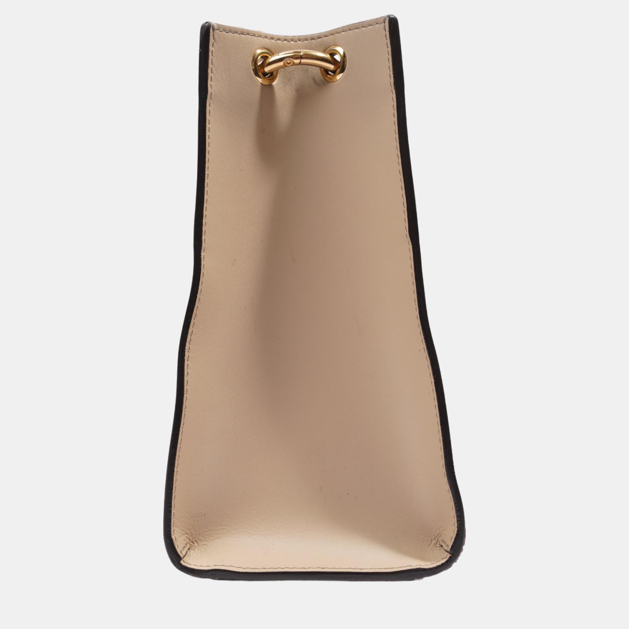 

Fendi Runway Shopping Bag Cream Leather