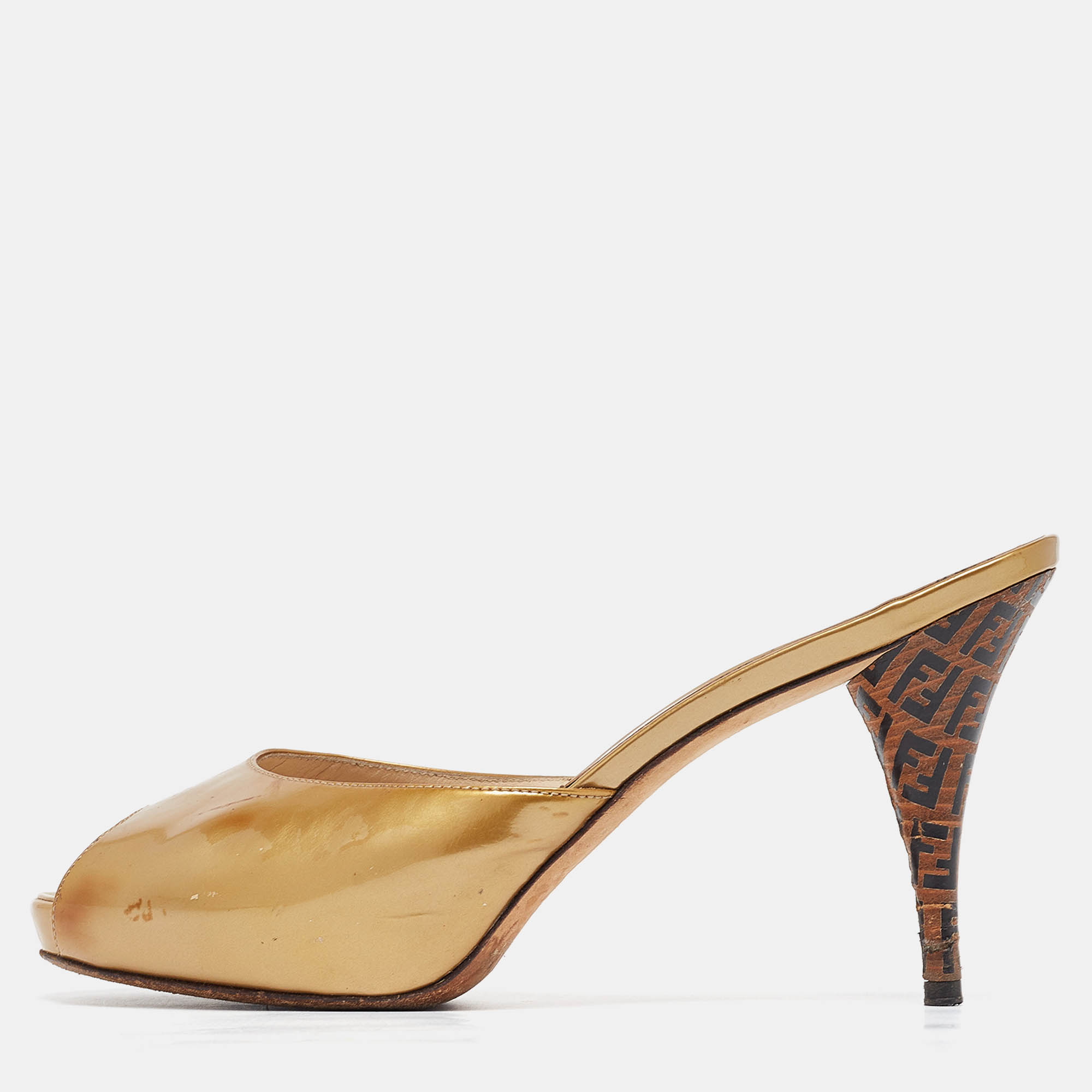

Fendi Gold Patent Leather FF Heel Slide Sandals Size
