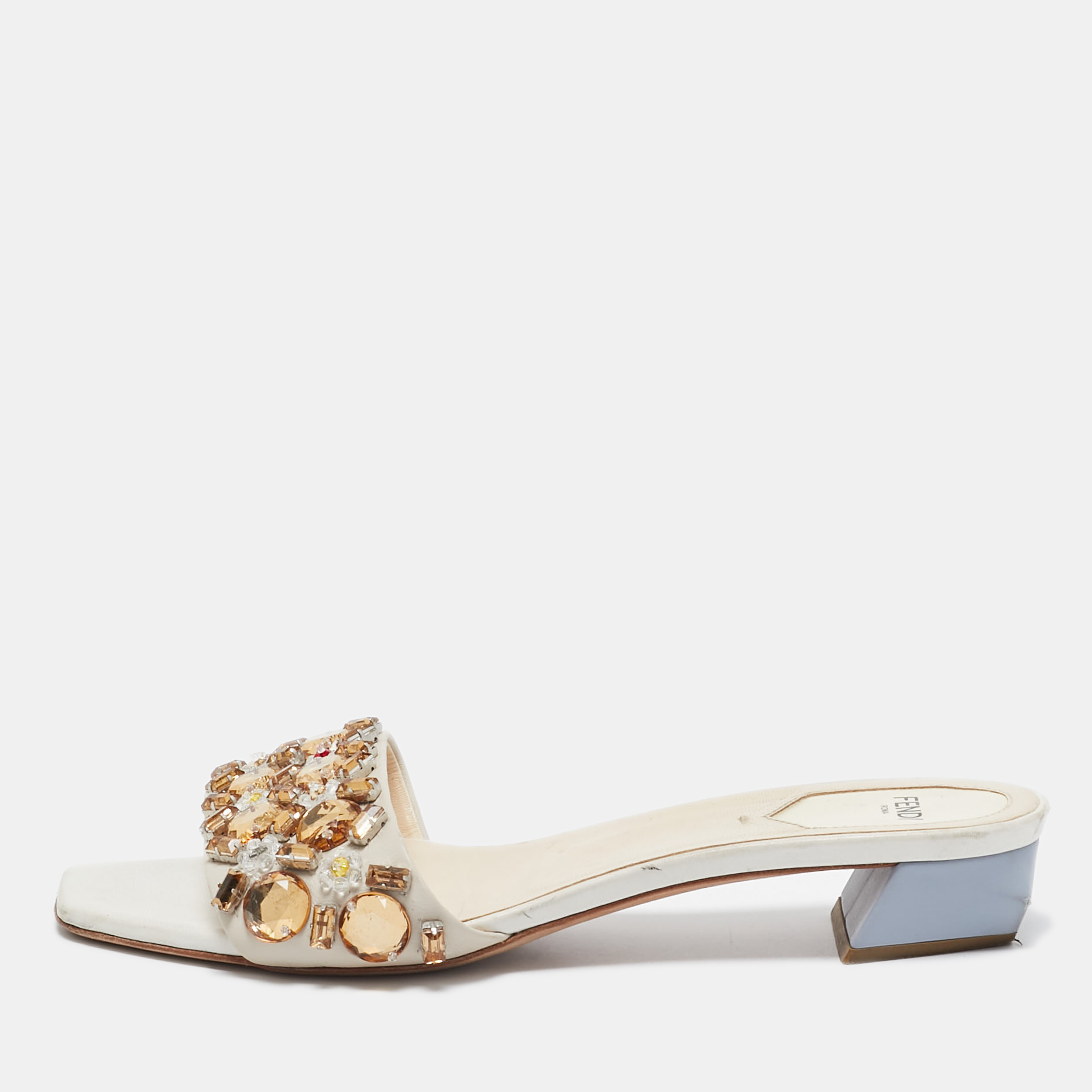 

Fendi Cream Leather Crystal Embellished Flat Slides Size