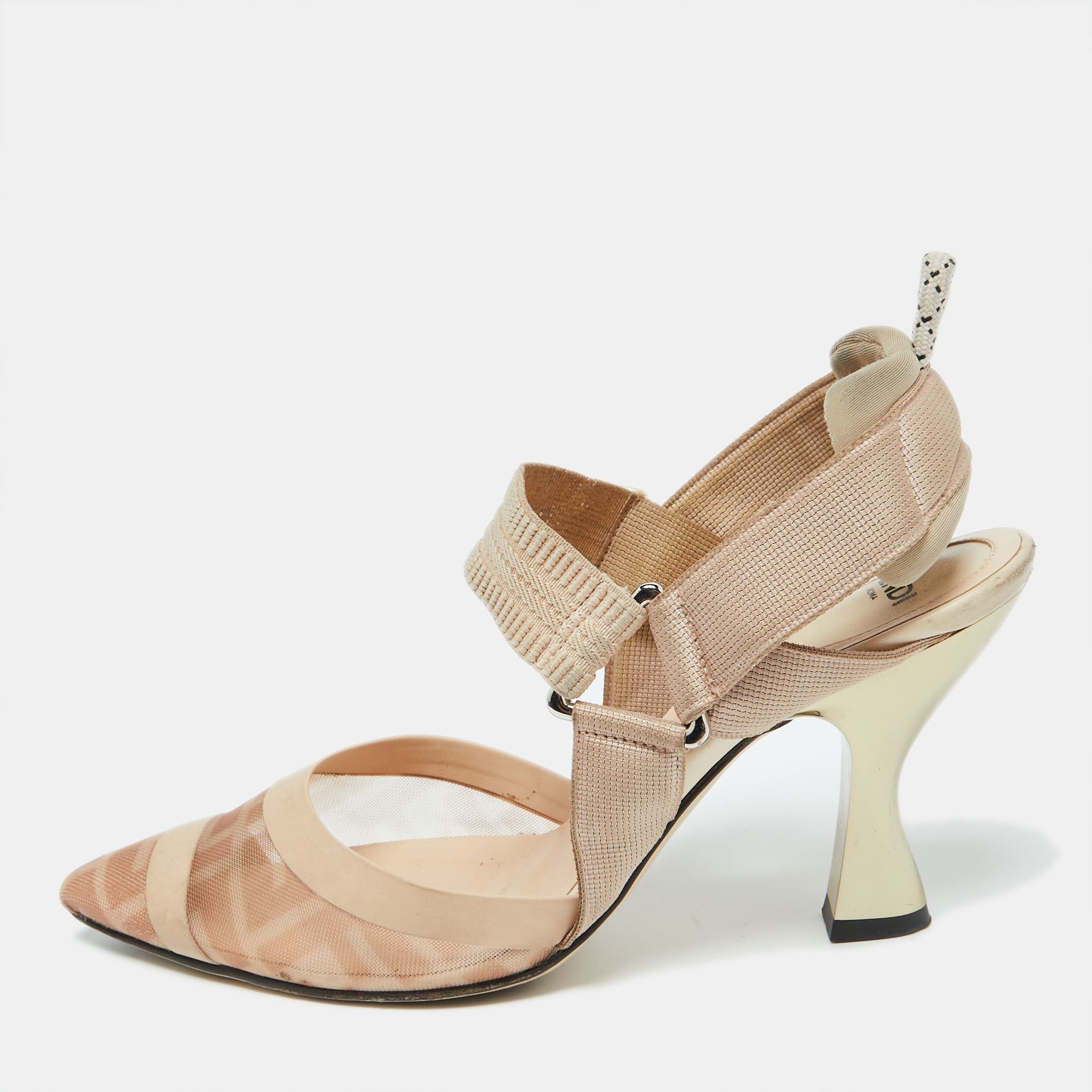 

Fendi Beige Mesh and Fabric Colibri Pointed Toe Slingback Pumps Size