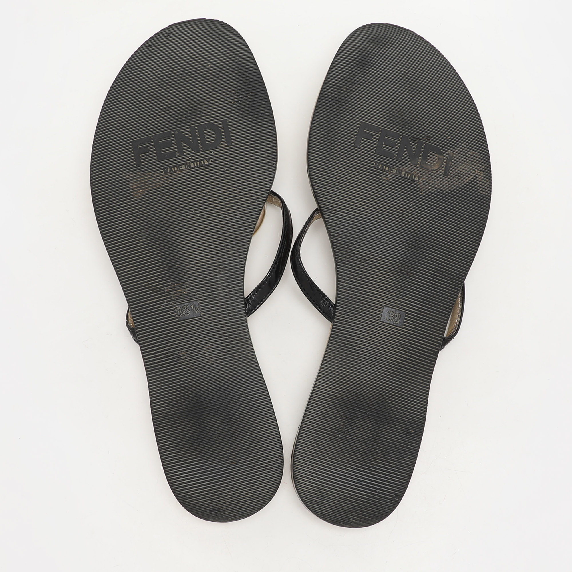 Fendi Black Patent Leather Thong Flat Sandals Size 38.5 