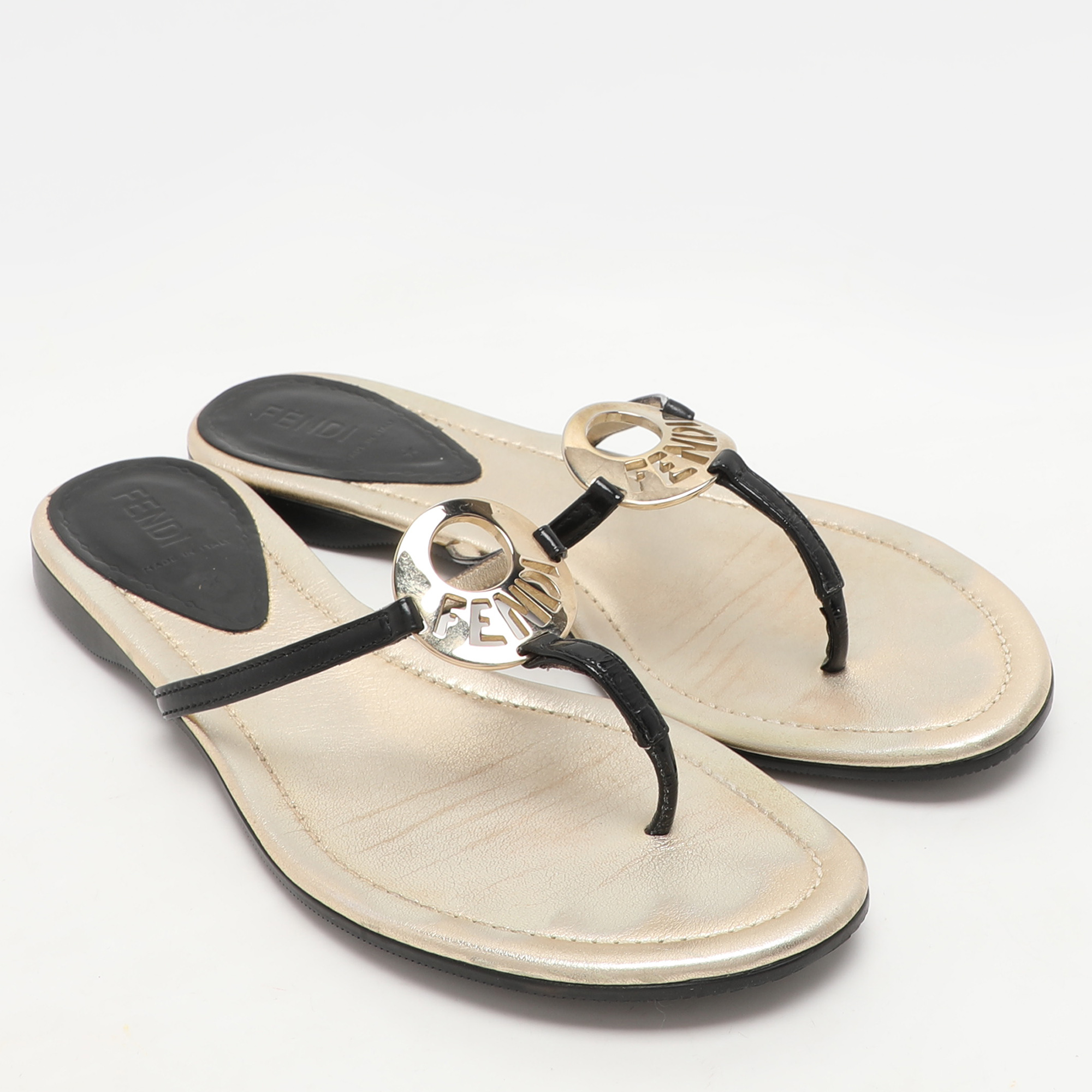 Fendi Black Patent Leather Thong Flat Sandals Size 38.5 