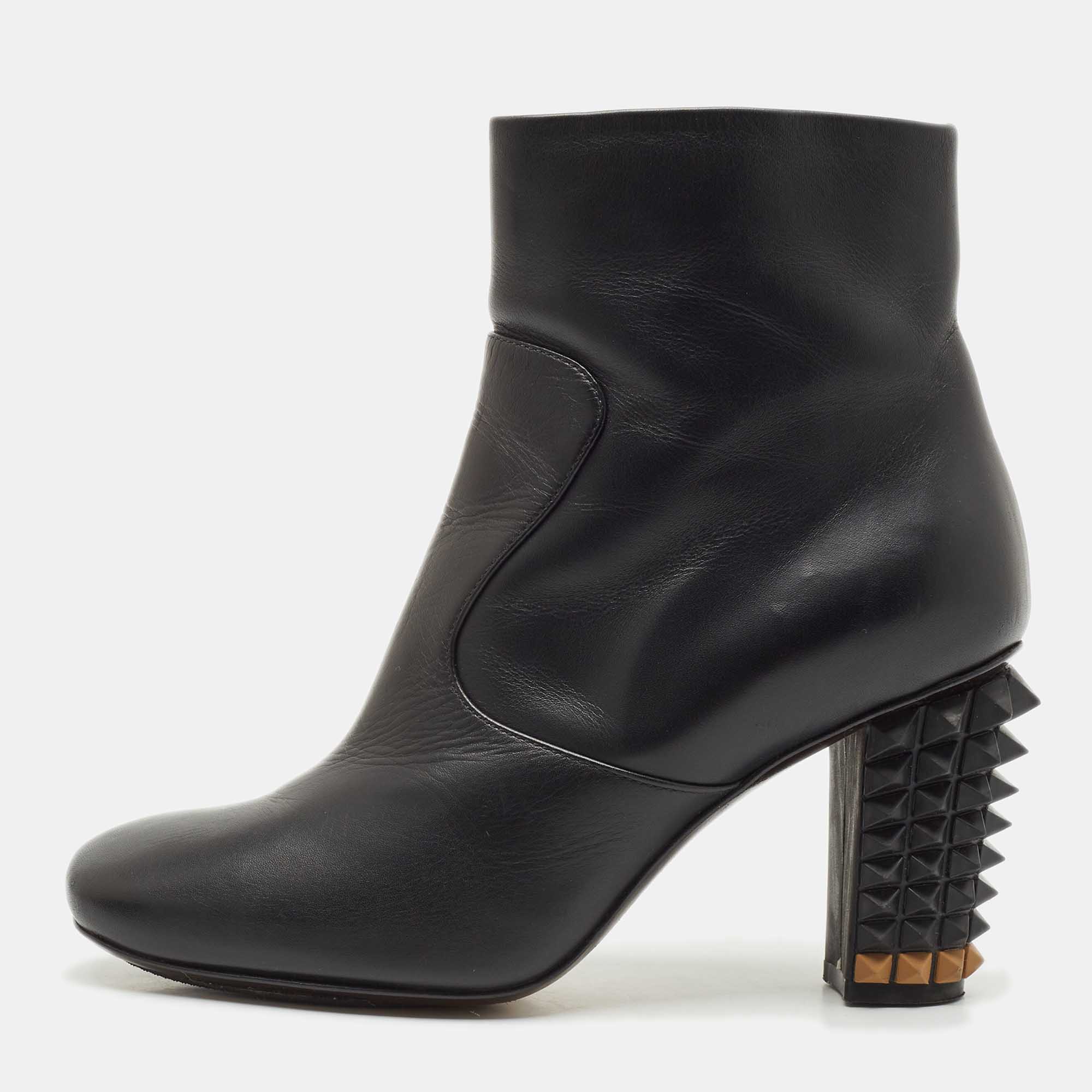 

Fendi Black Leather Studded Ankle Boots Size