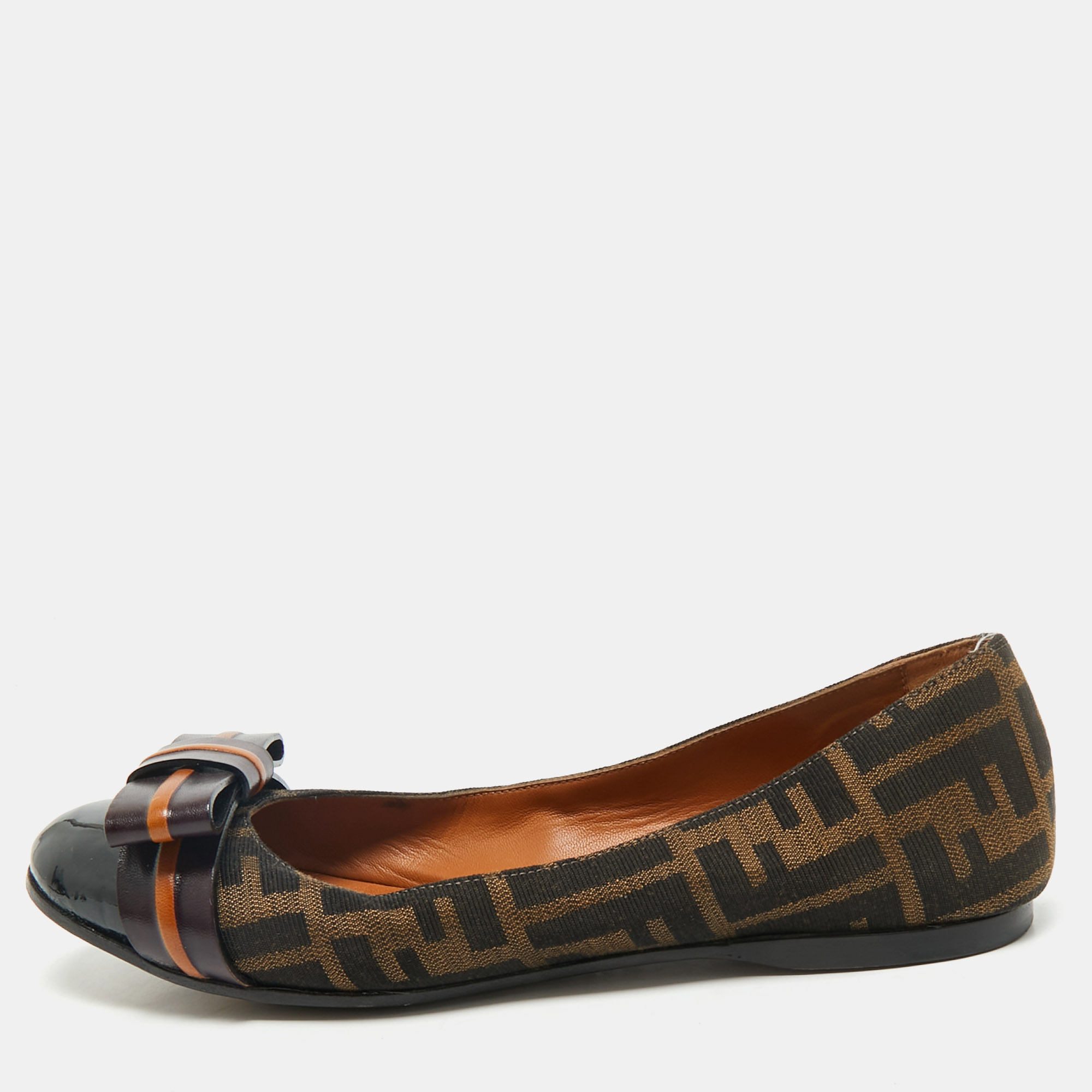 

Fendi Brown/Black Zucca Canvas And Leather Bow Cap Toe Ballet Flats Size