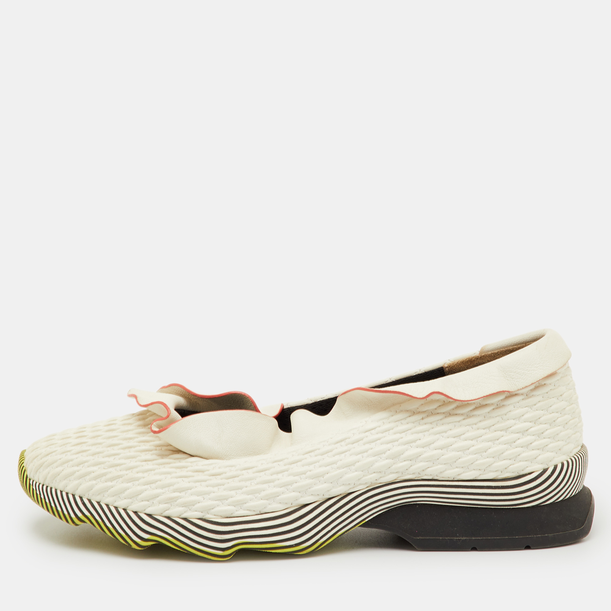 

Fendi Size  Off White Ruffle Trim Leather Slip On Sneakers